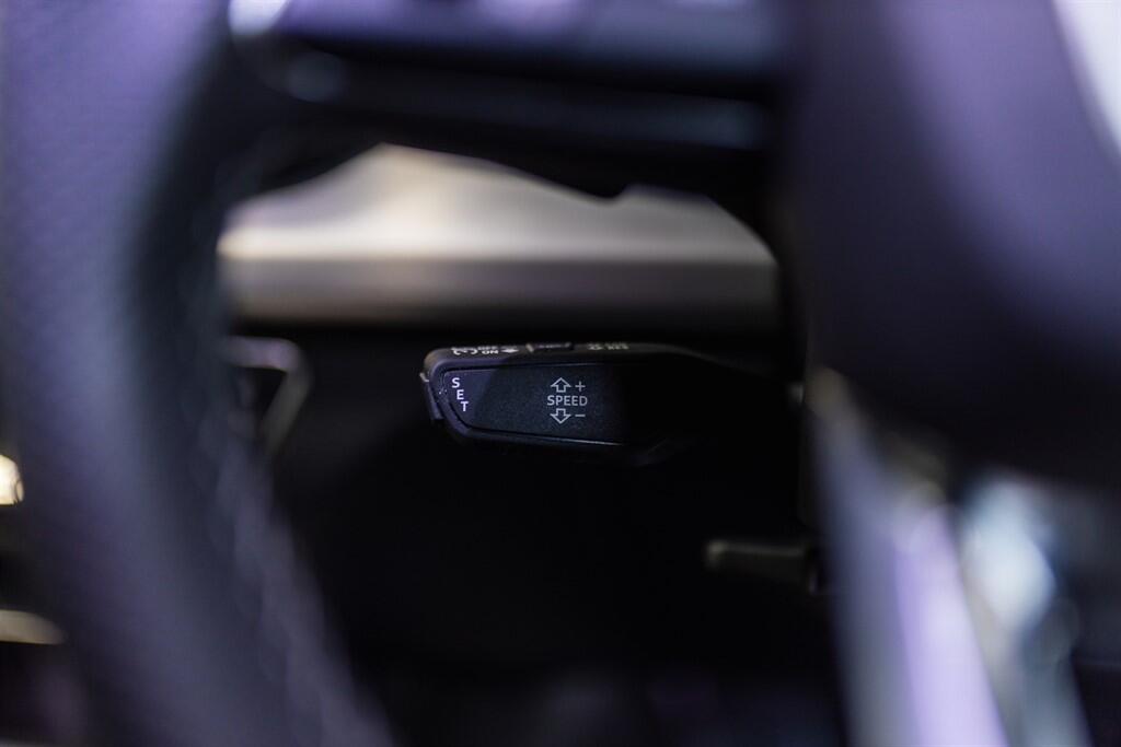 Audi SQ5 view 31