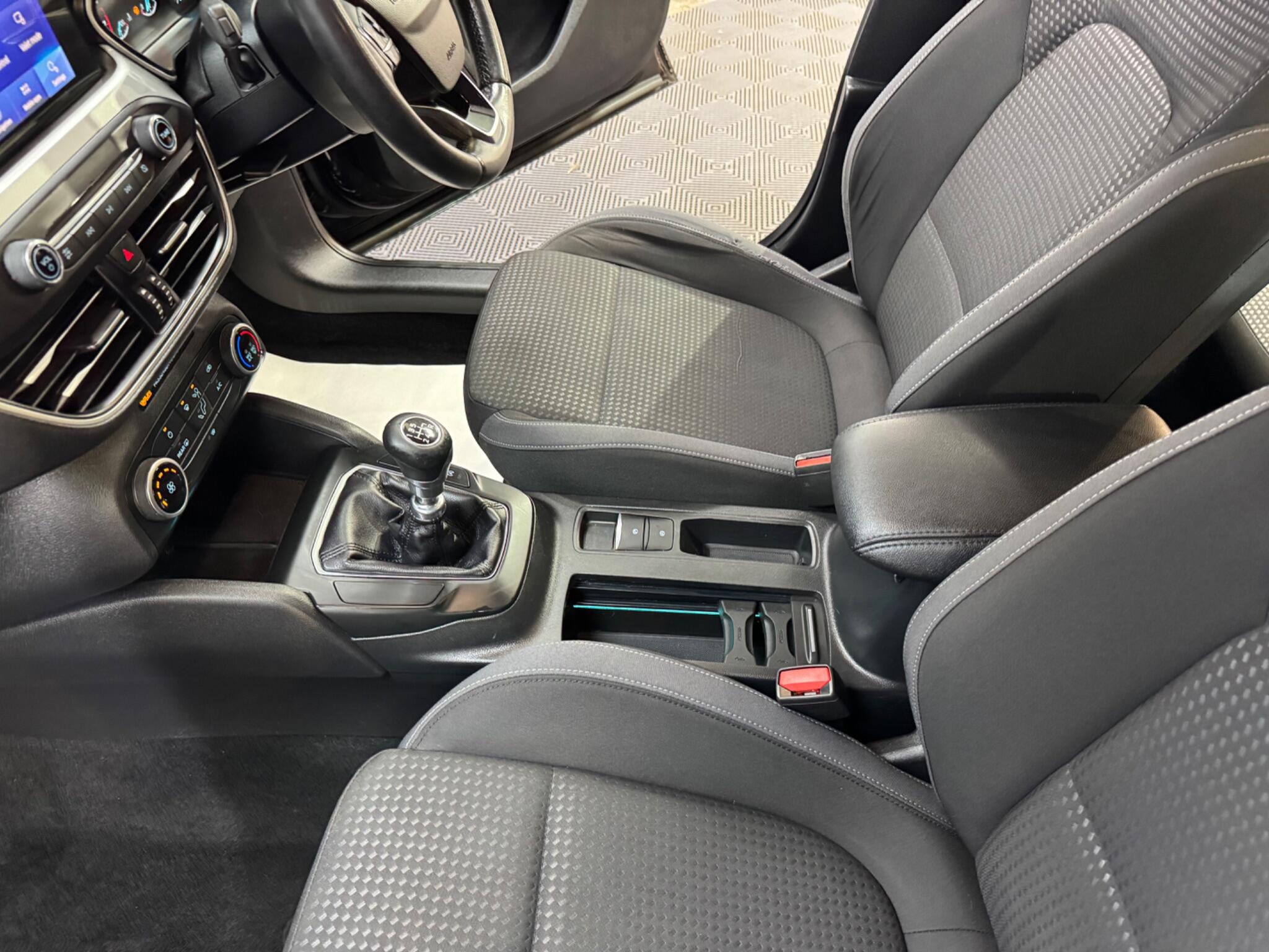 Ford Focus view 44