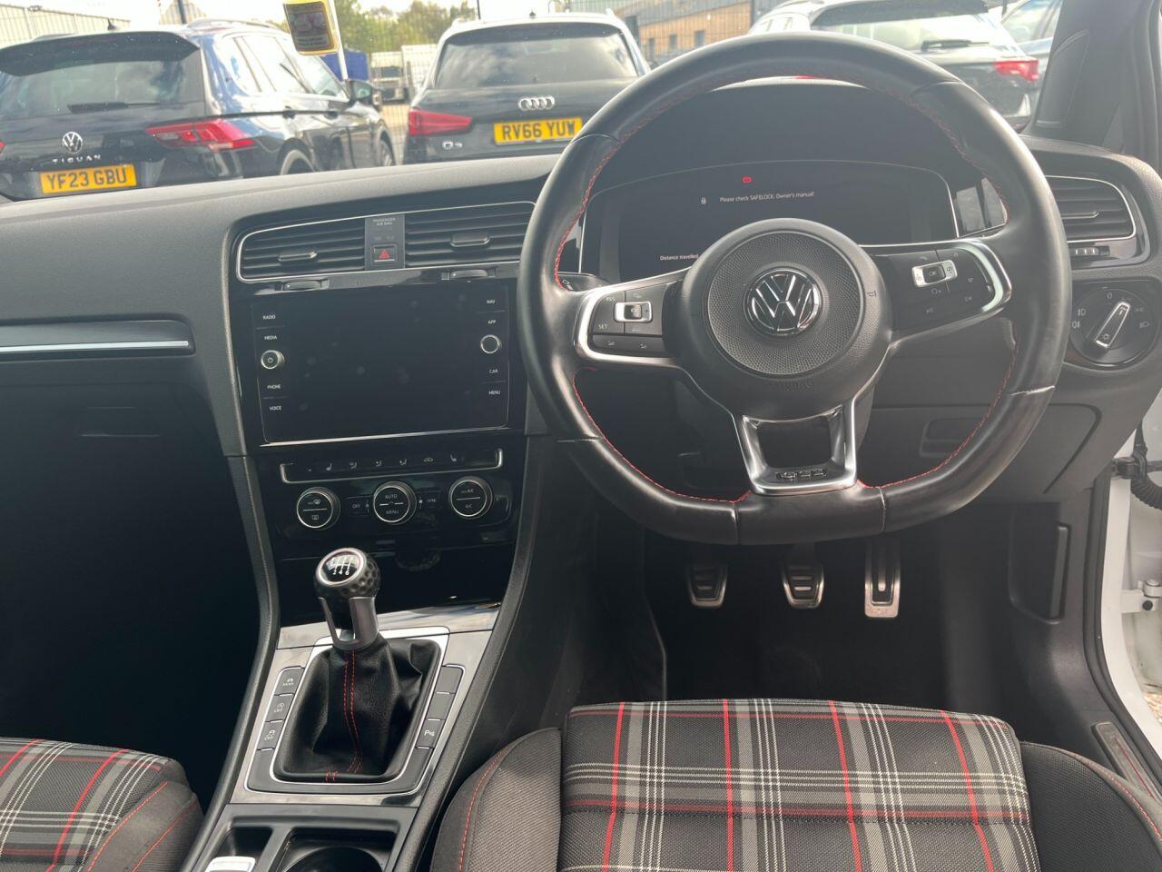 Volkswagen Golf view 10