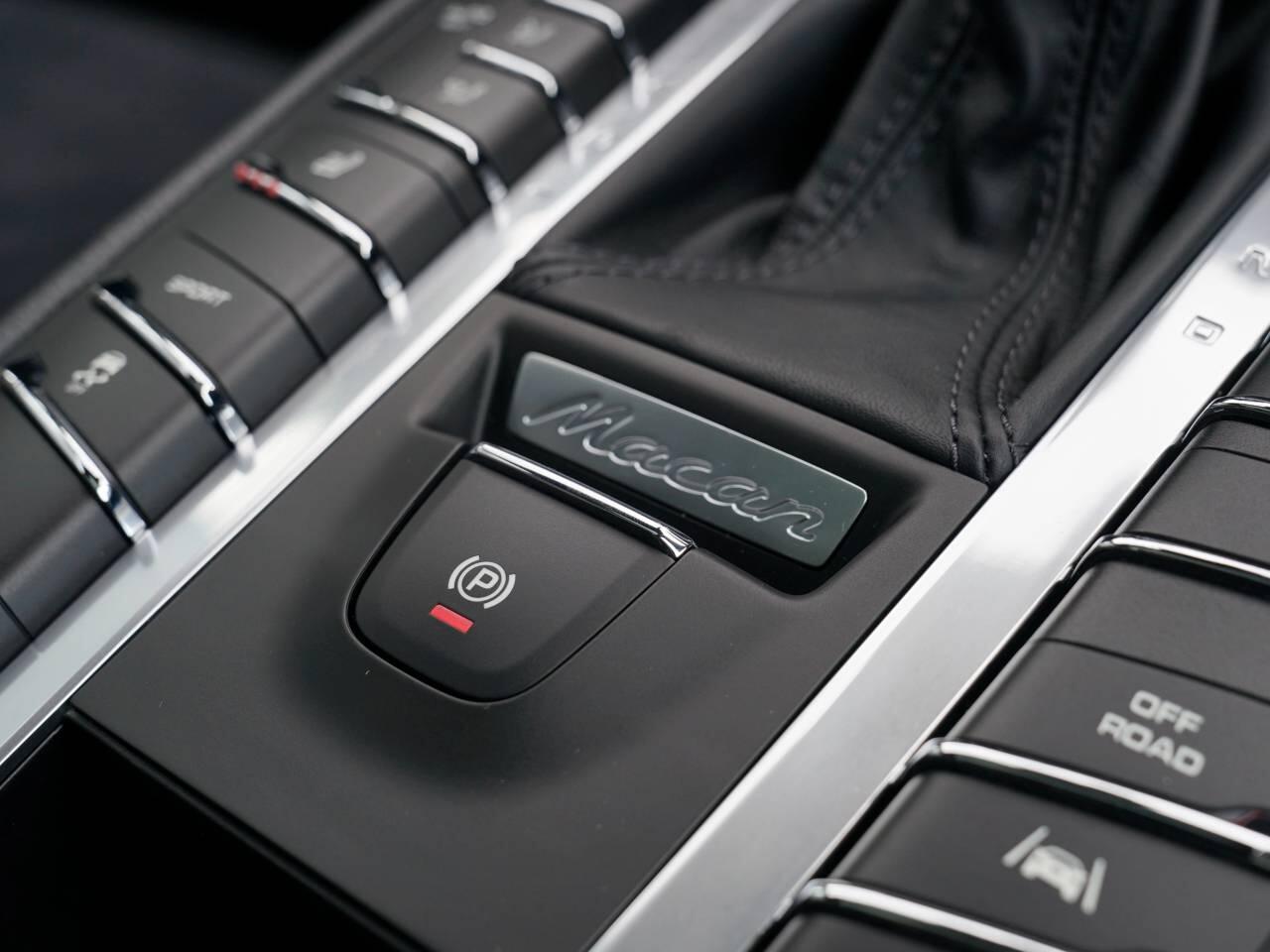 Porsche Macan view 31