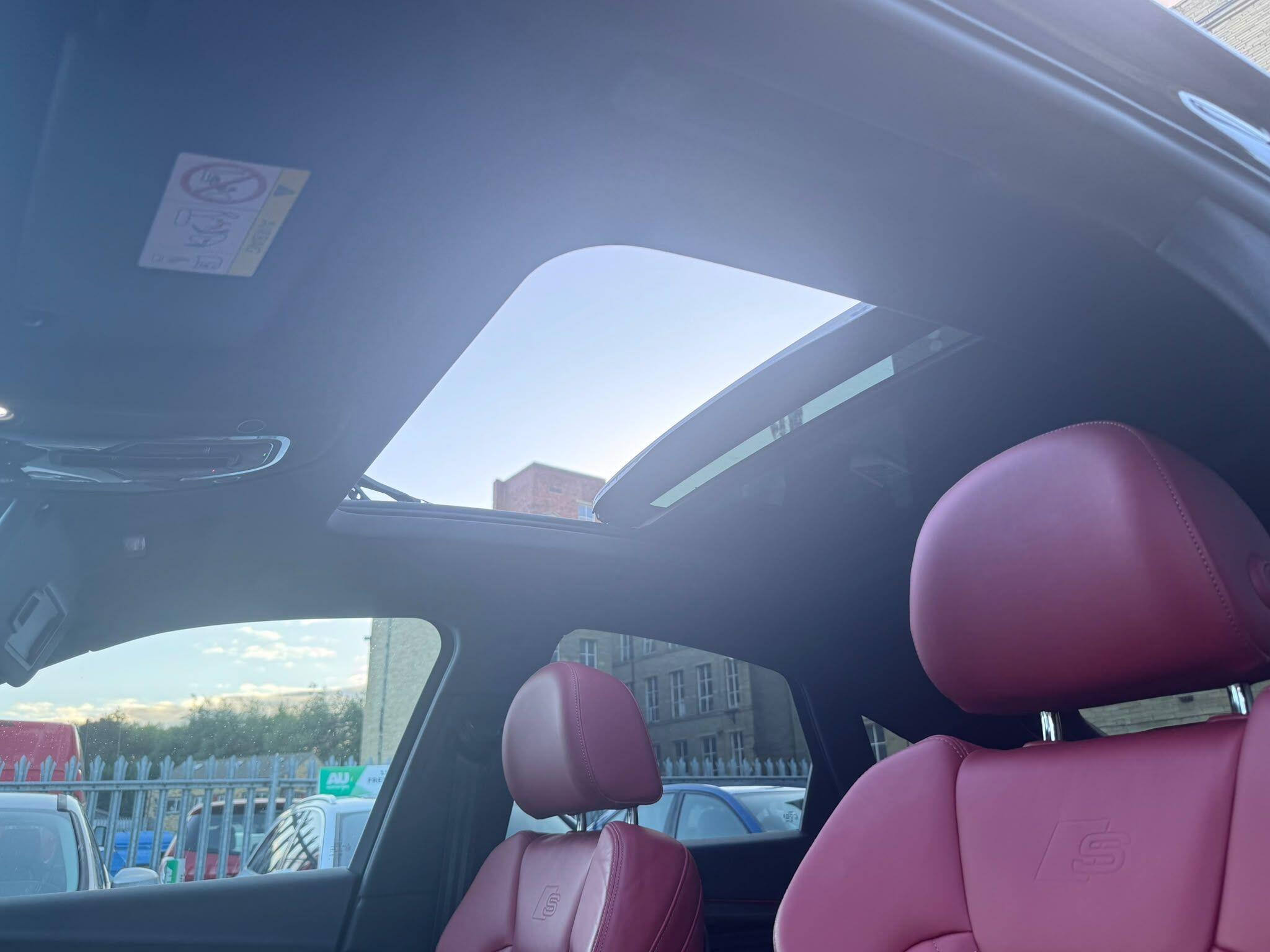Audi SQ5 view 44
