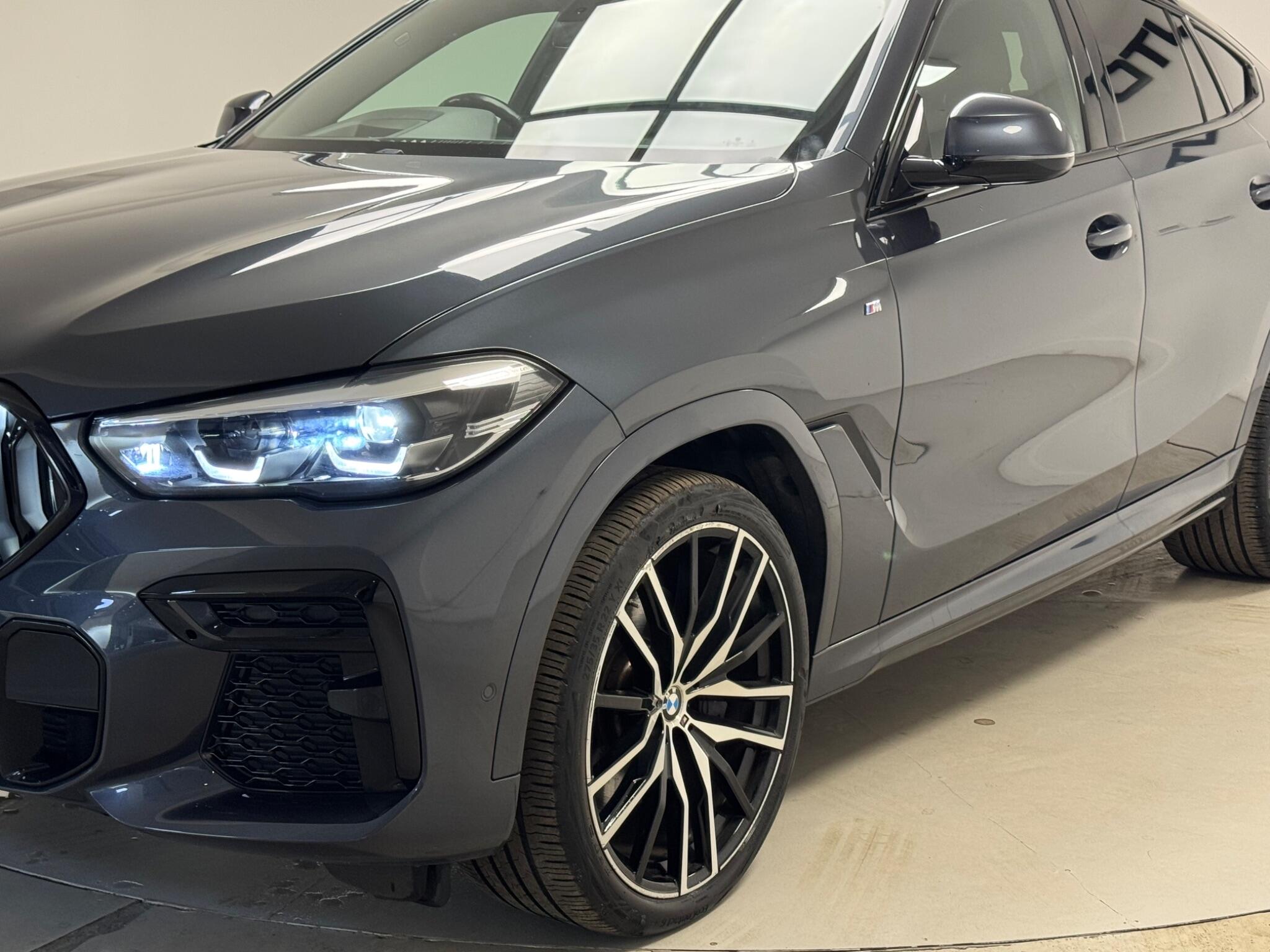 BMW X6 view 5