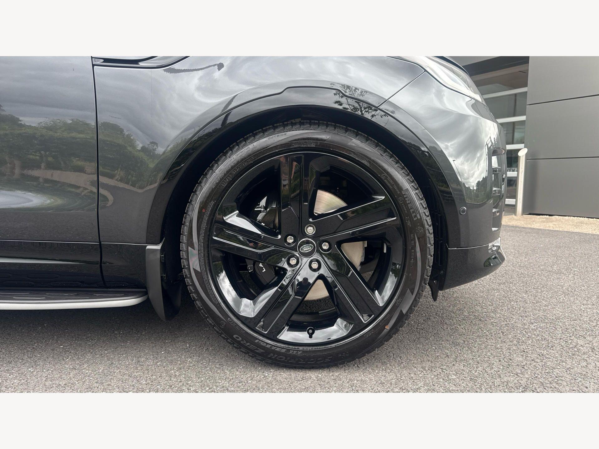 Land Rover Discovery view 9