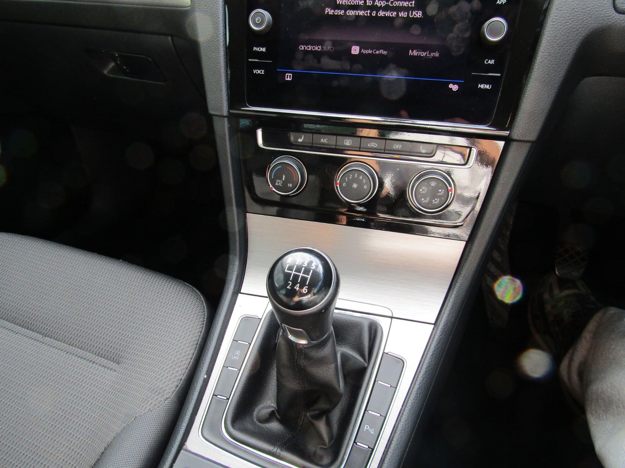 Volkswagen Golf view 11