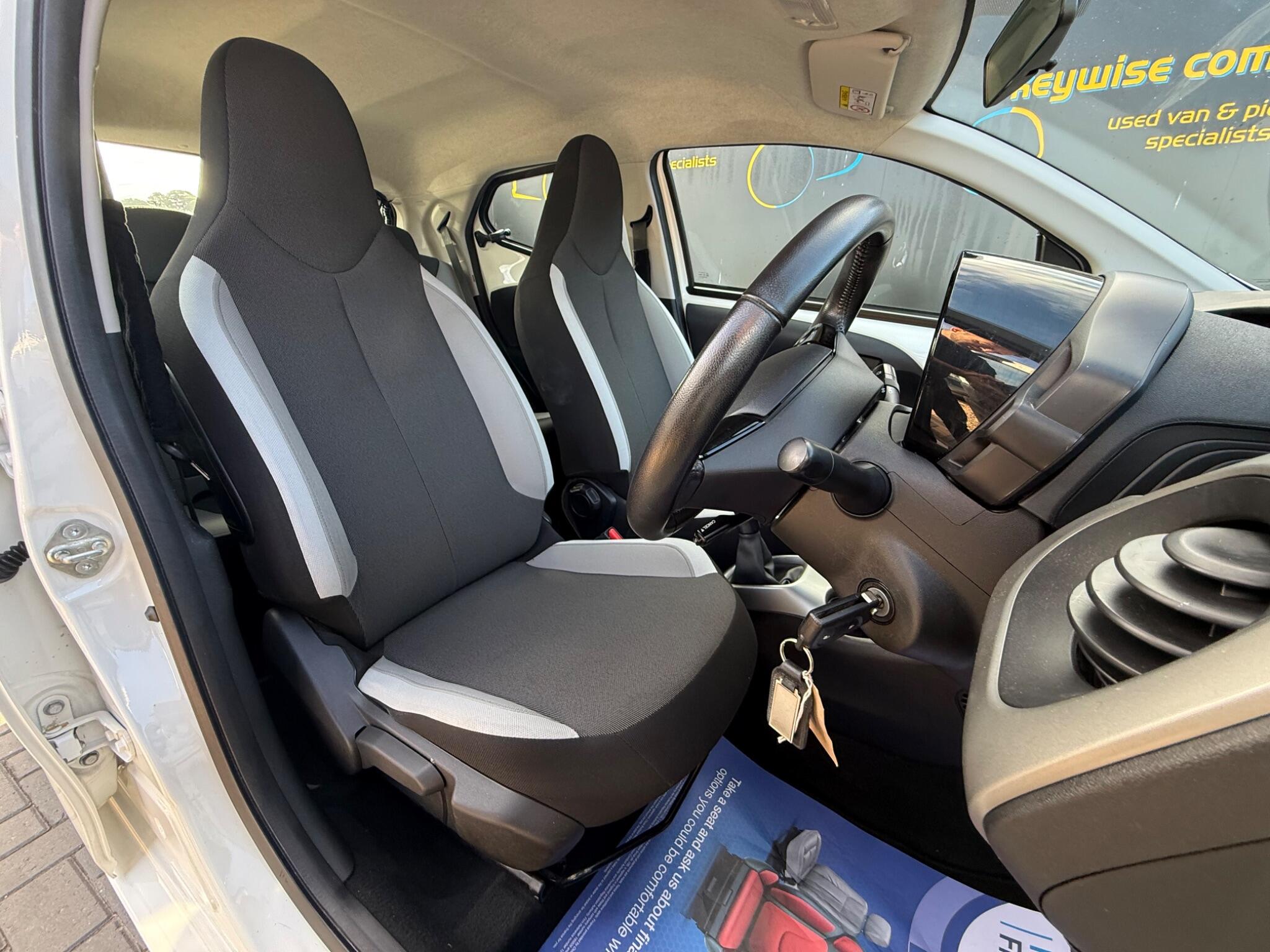 Toyota Aygo view 19