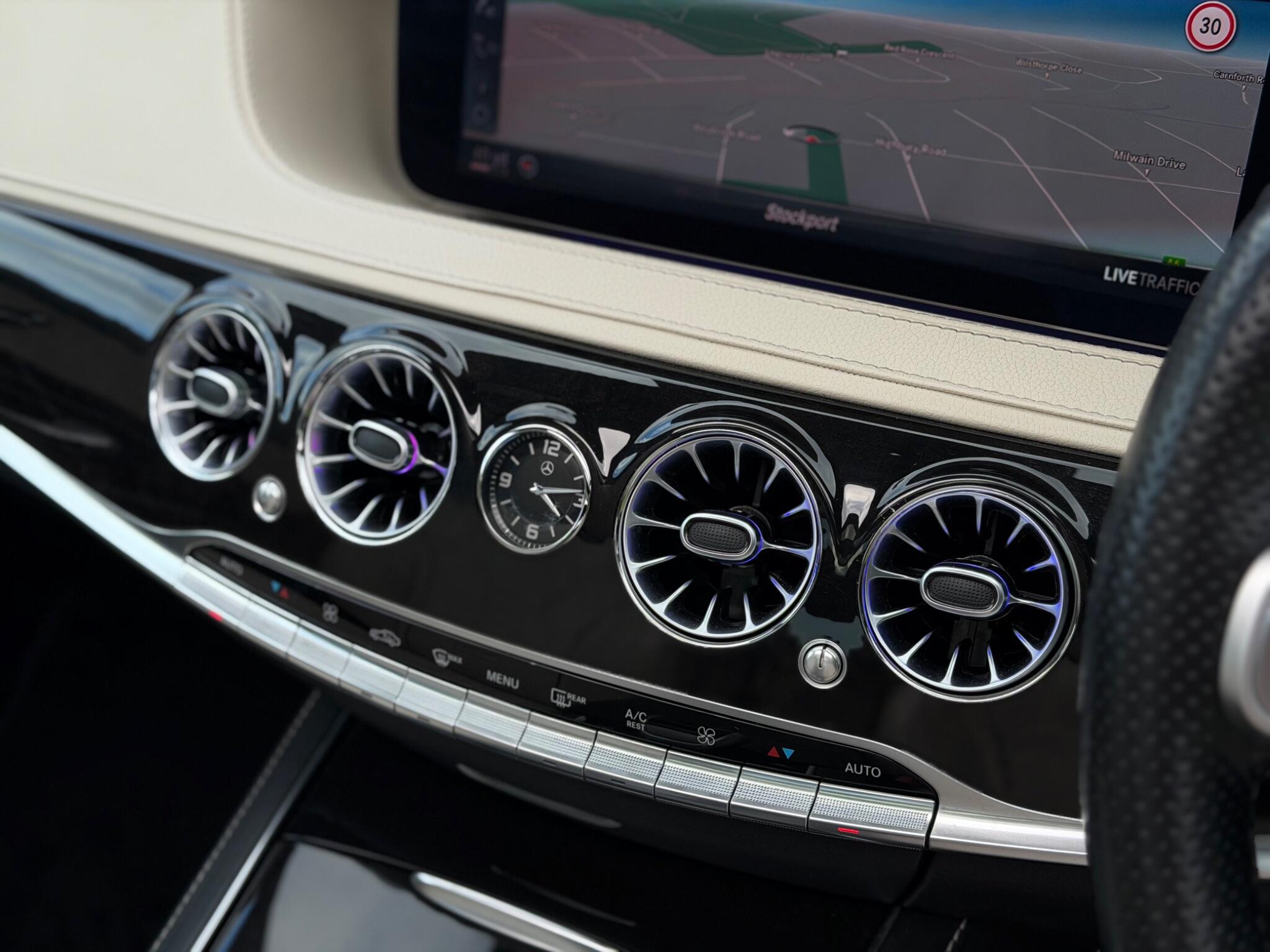 Mercedes-Benz S-Class view 34