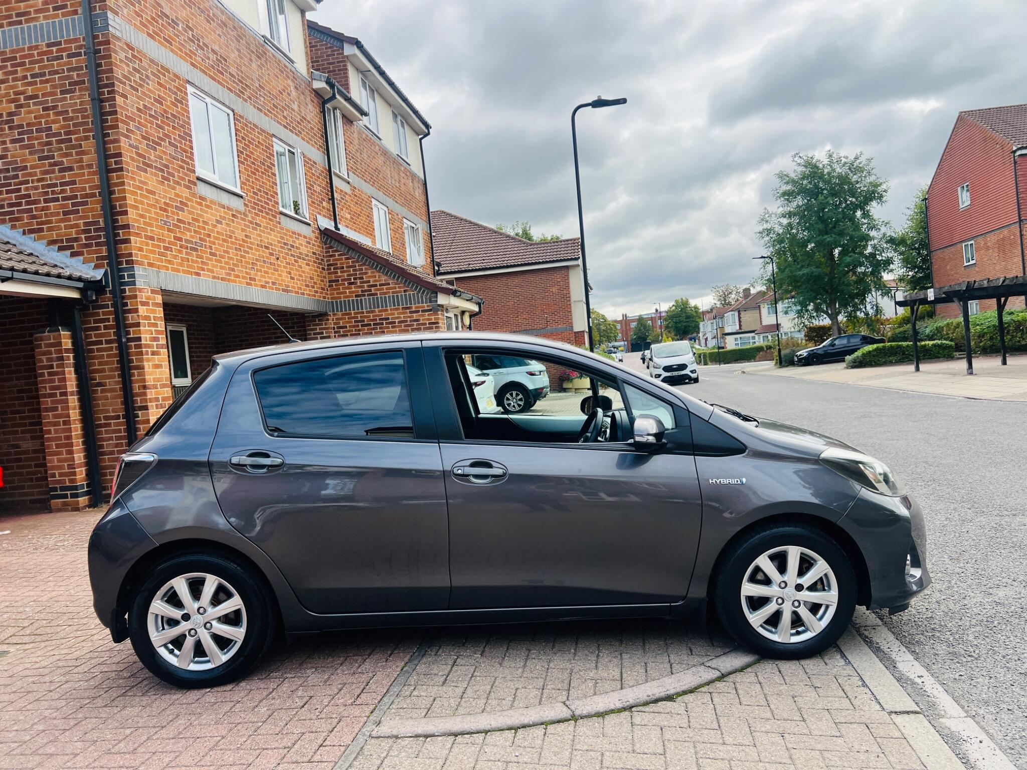 Toyota Yaris view 23