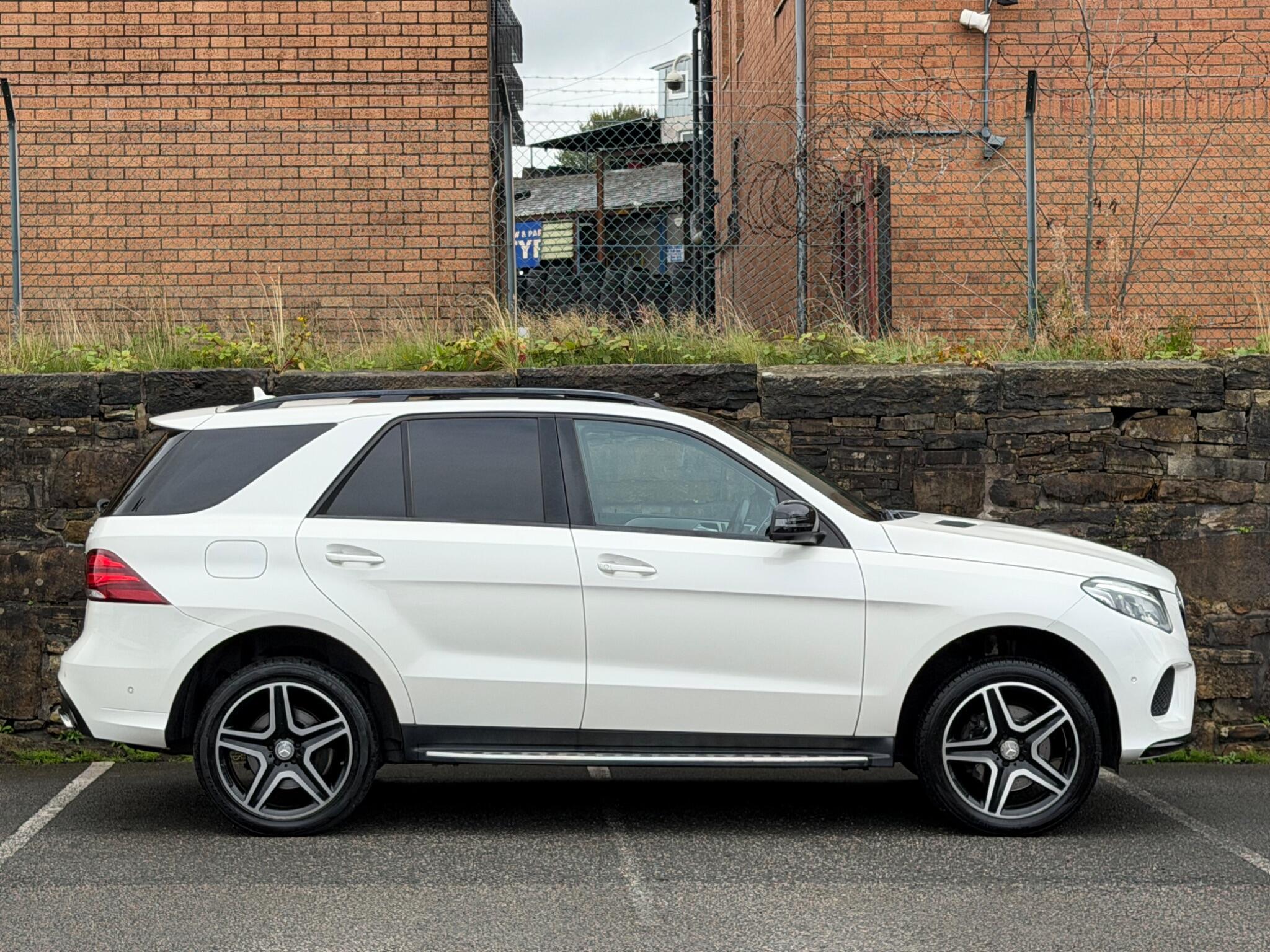Mercedes-Benz GLE view 8