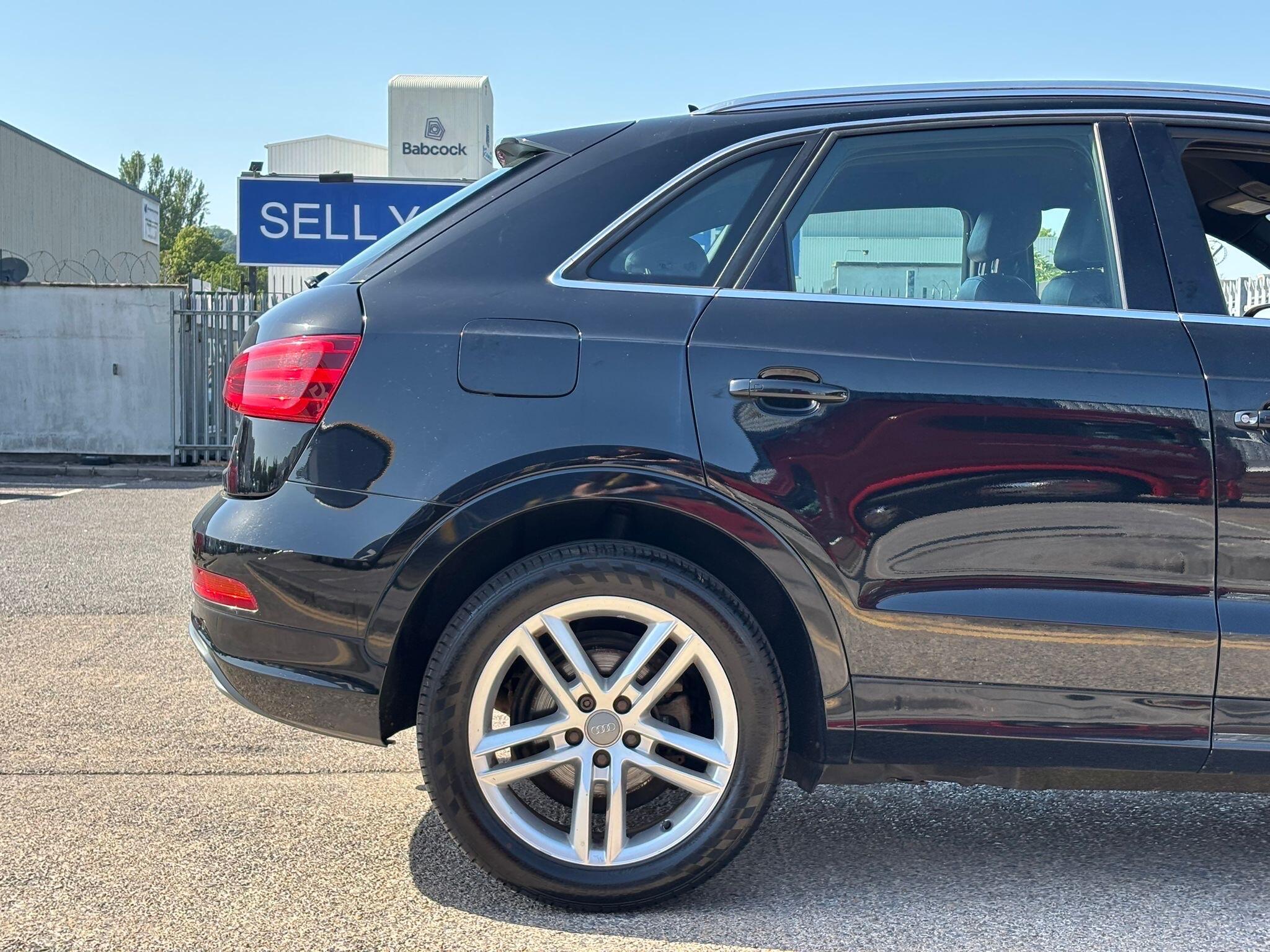 Audi Q3 view 34