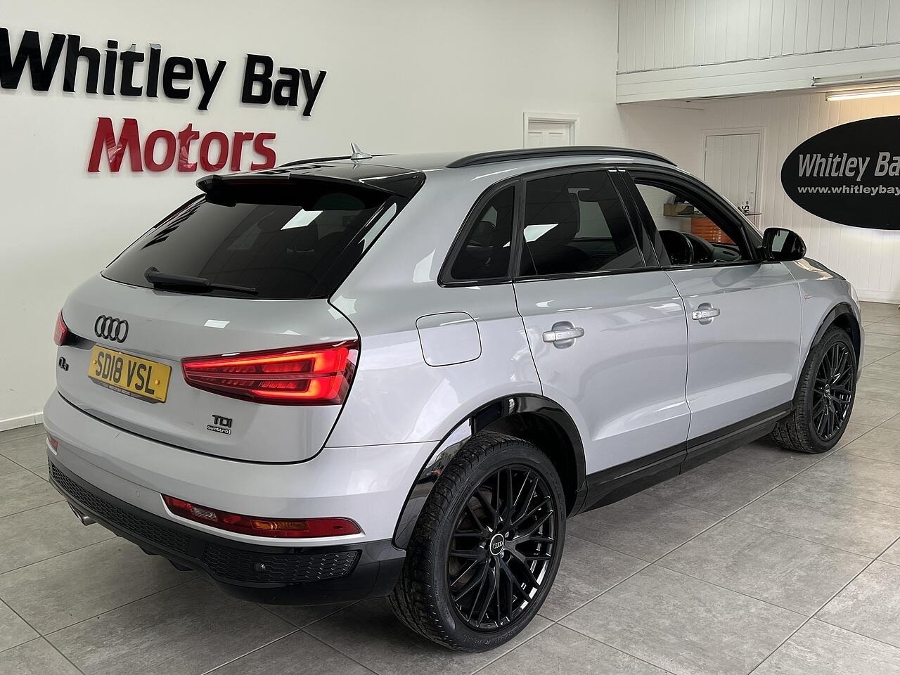 Audi Q3 view 3