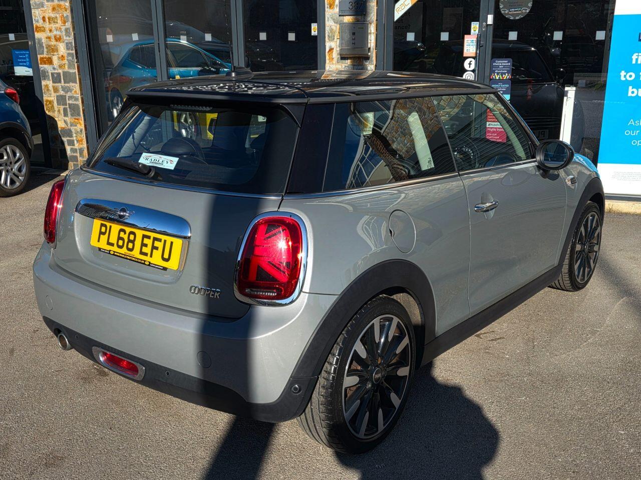 Mini Cooper view 18