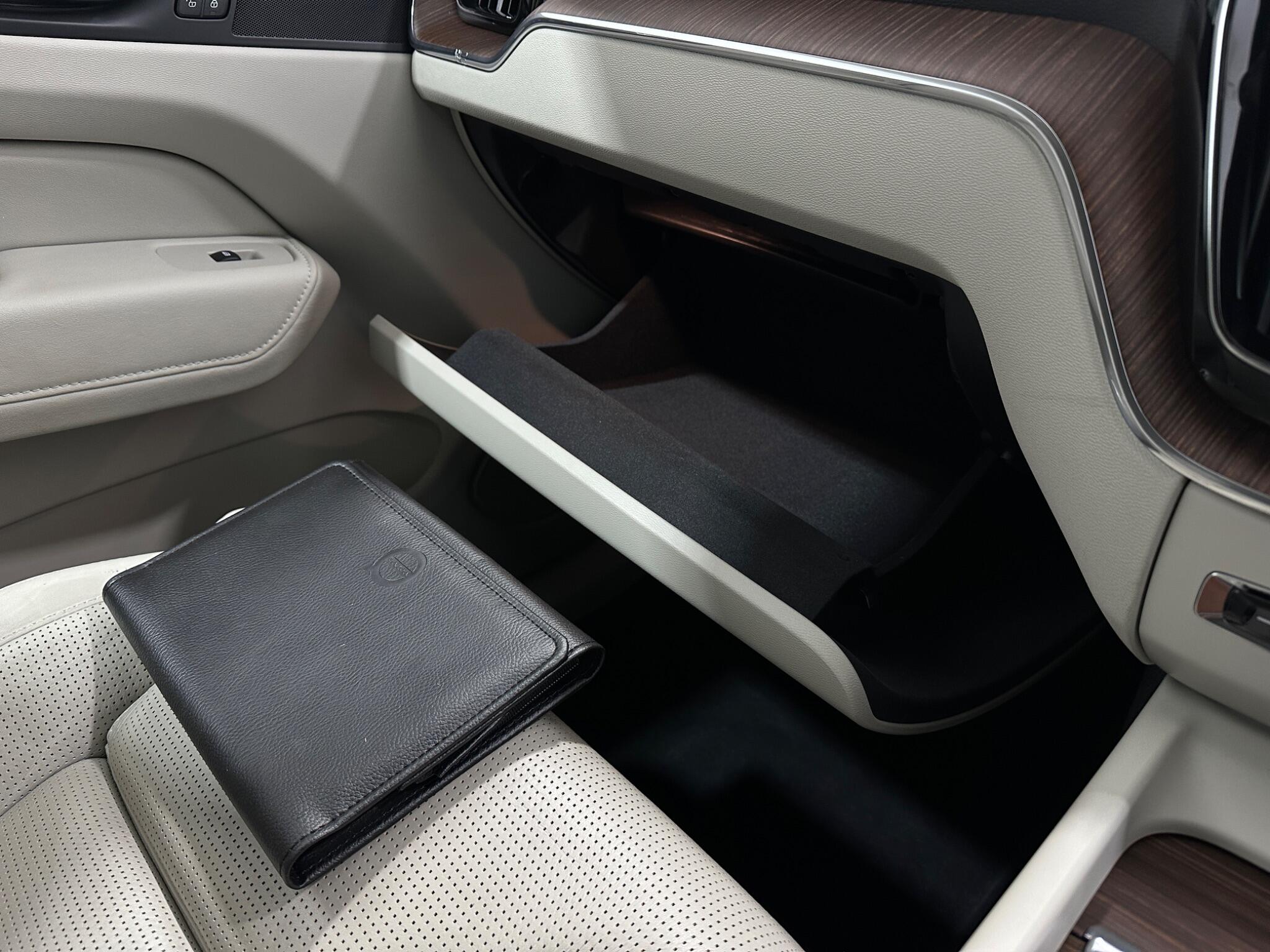 Volvo XC60 view 28