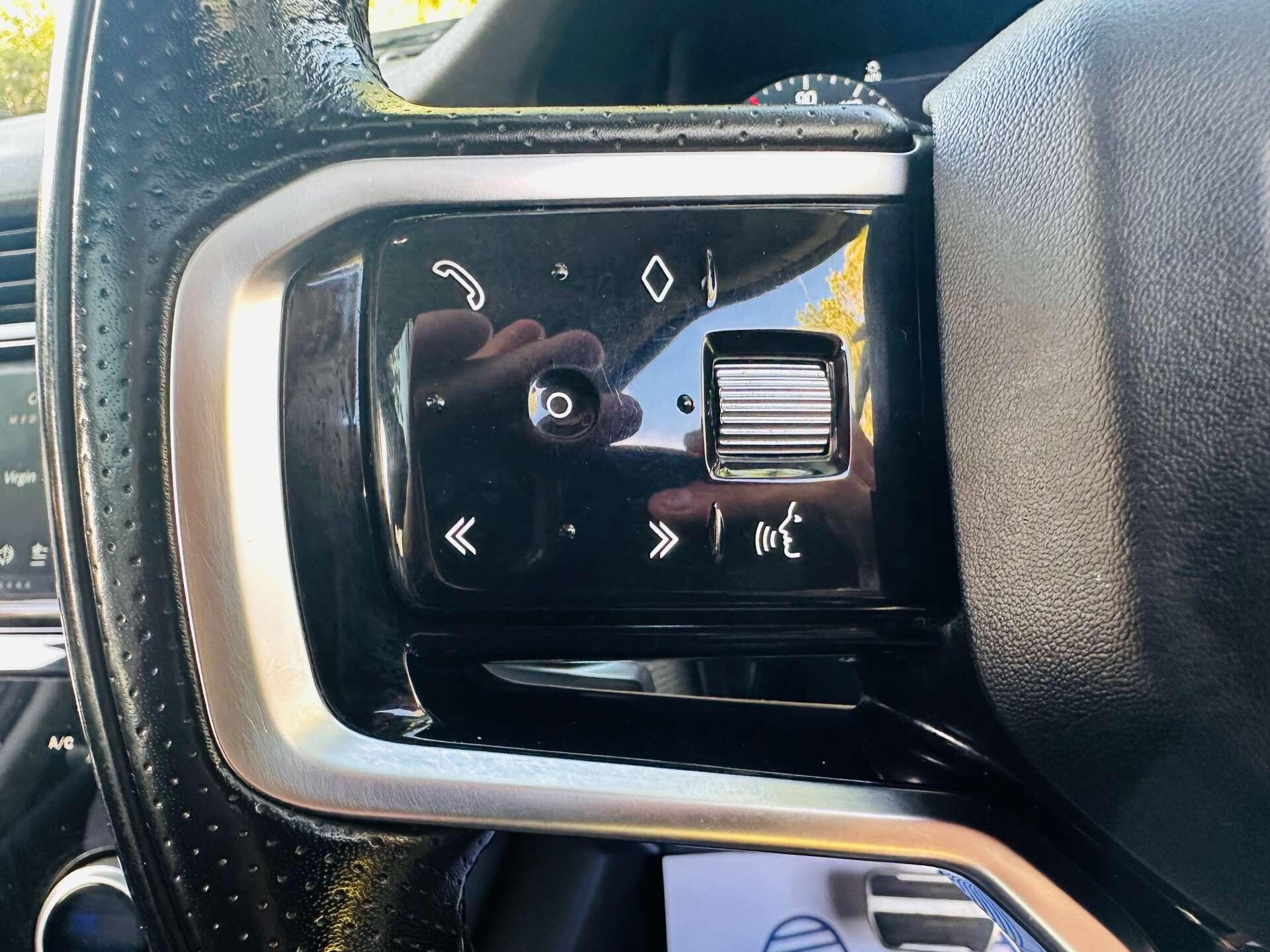 Land Rover Discovery Sport view 19