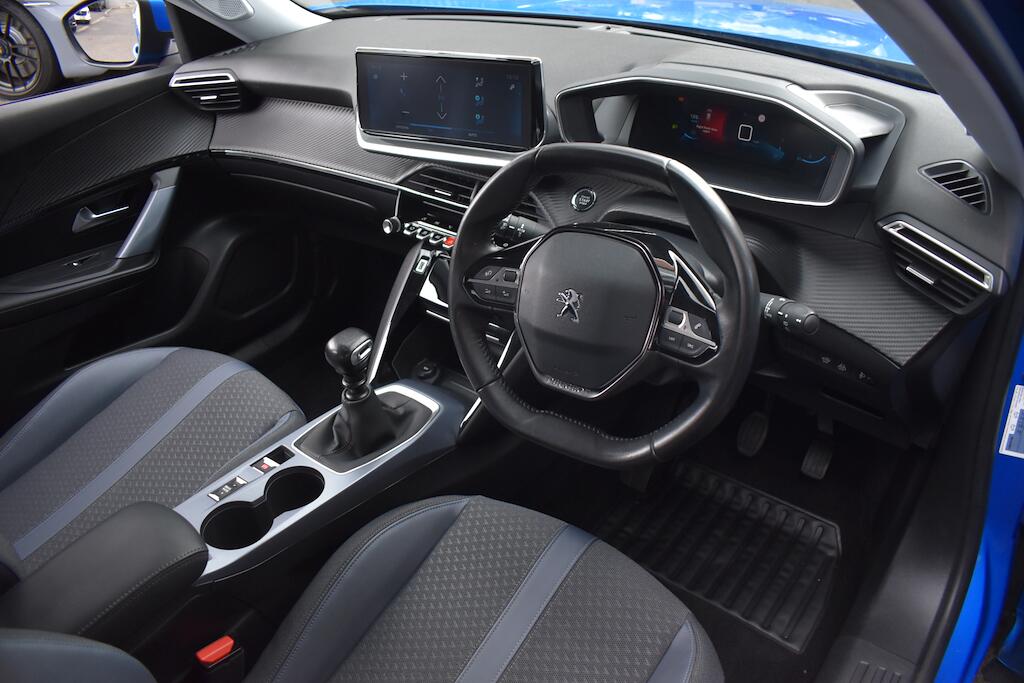 Peugeot 2008 view 10