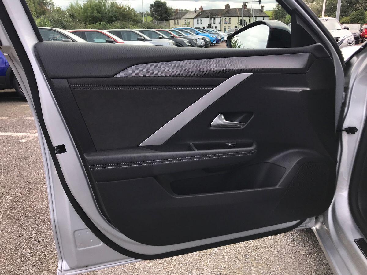 Vauxhall Astra view 17