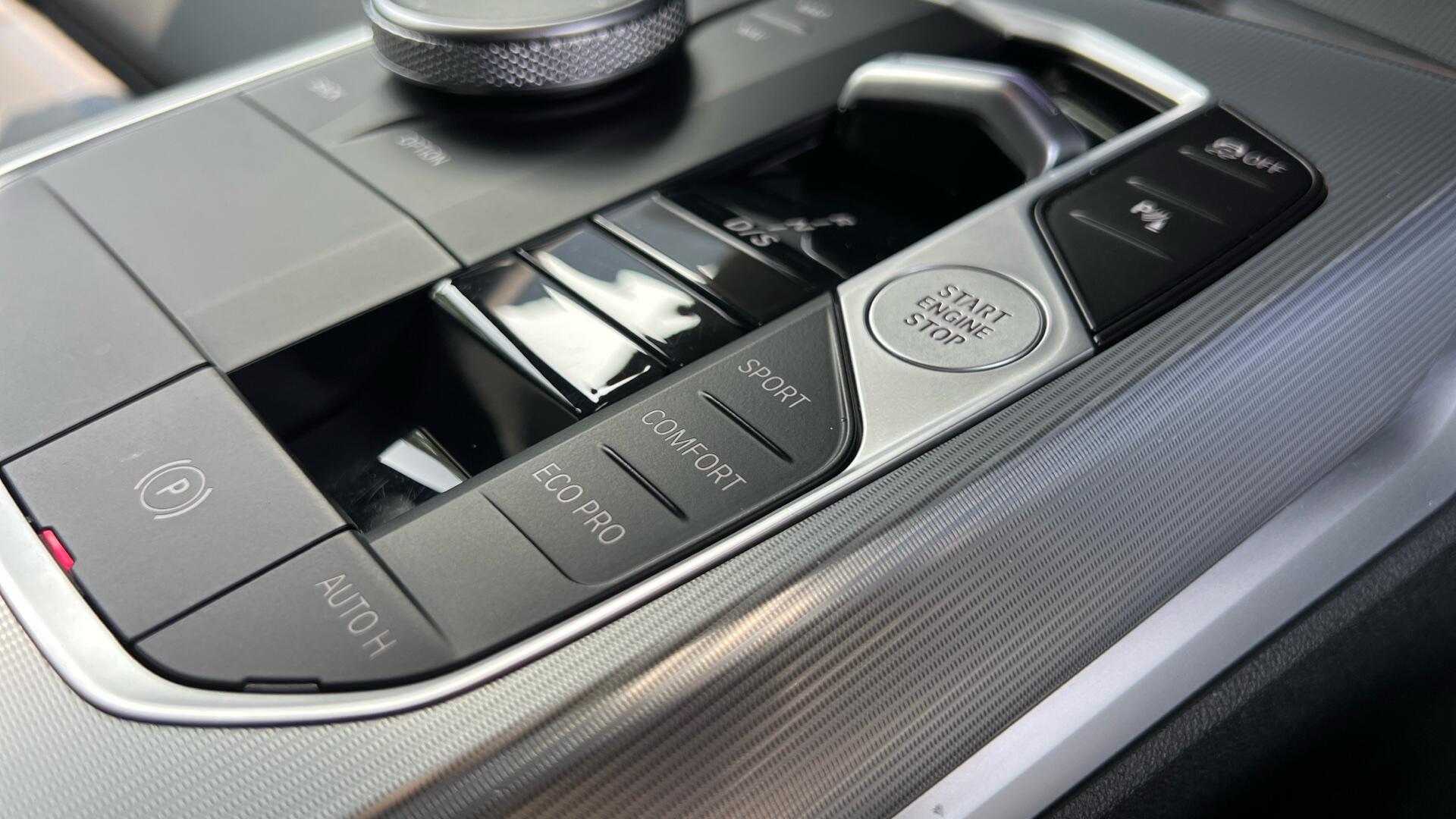BMW 3 Series view 19