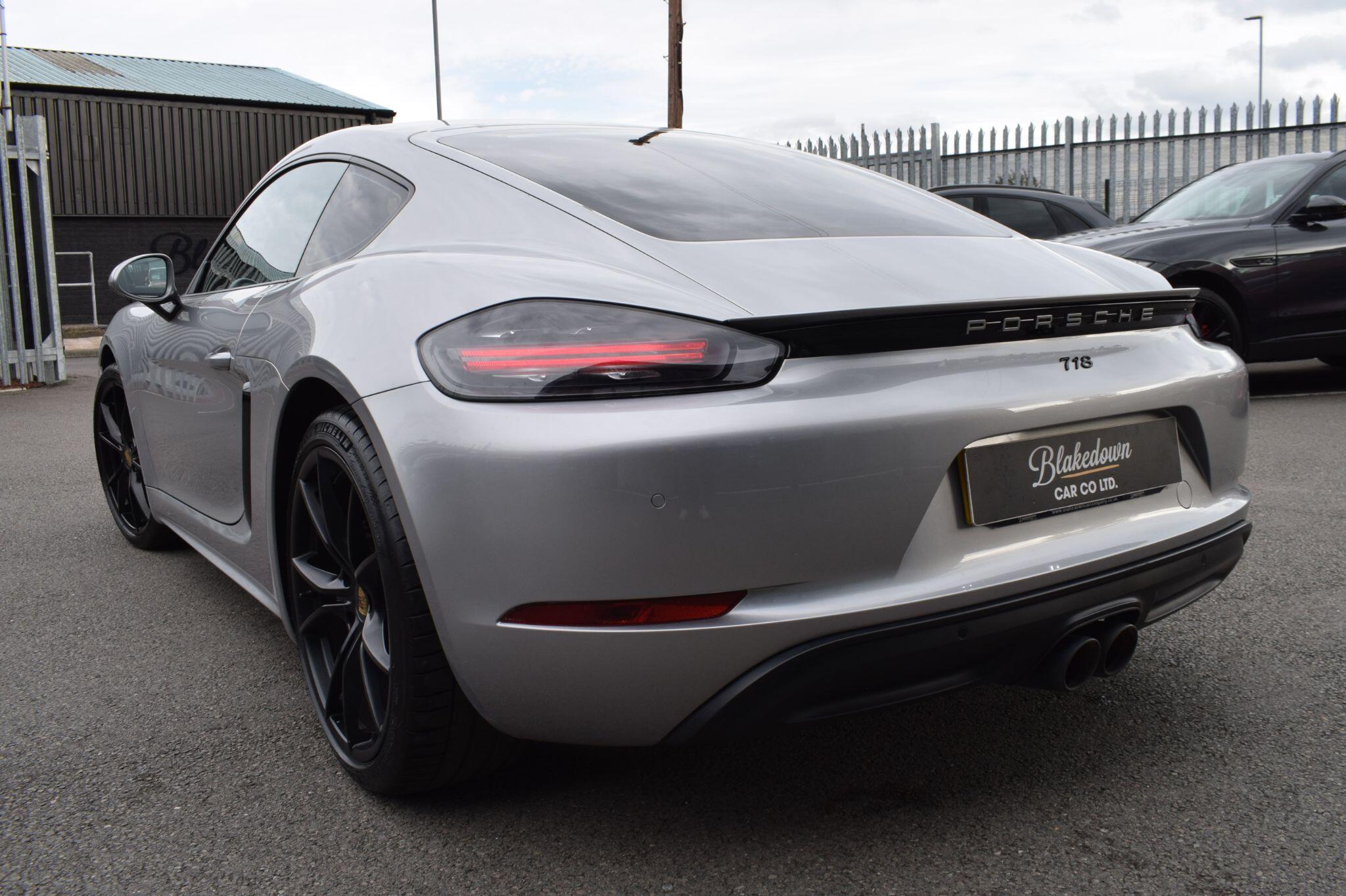 Porsche 718 Cayman view 7