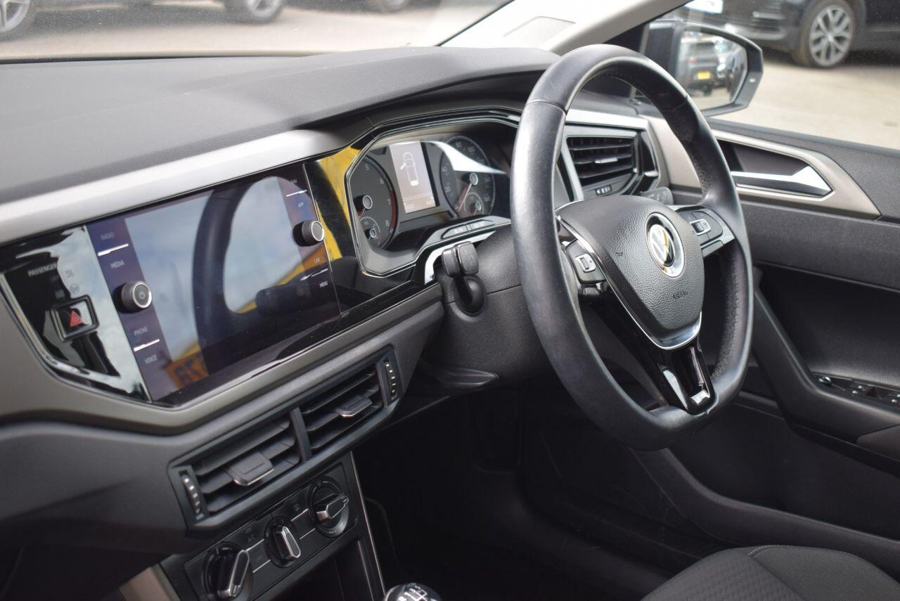 Volkswagen Polo view 2