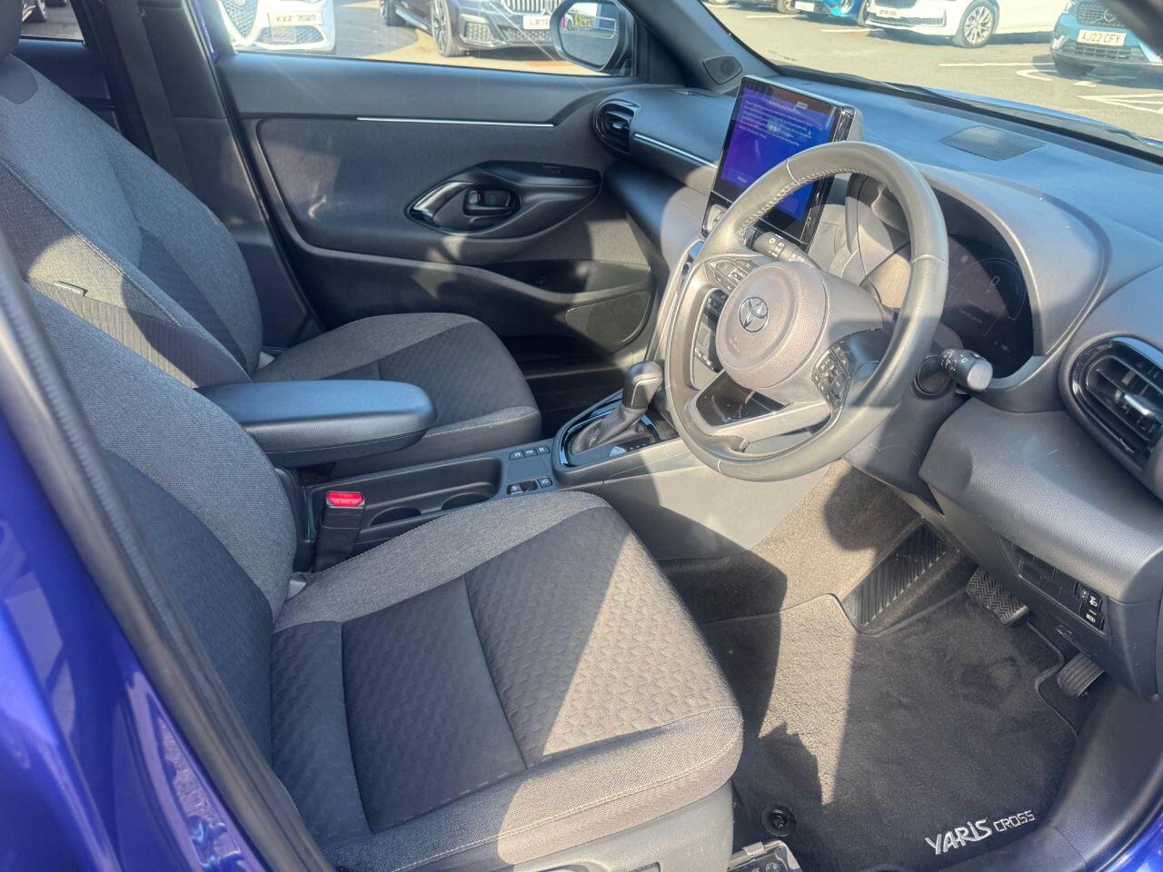 Toyota Yaris Cross view 11