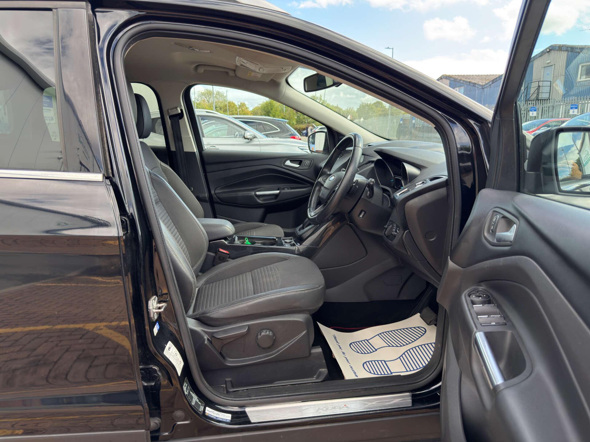 Ford Kuga view 18