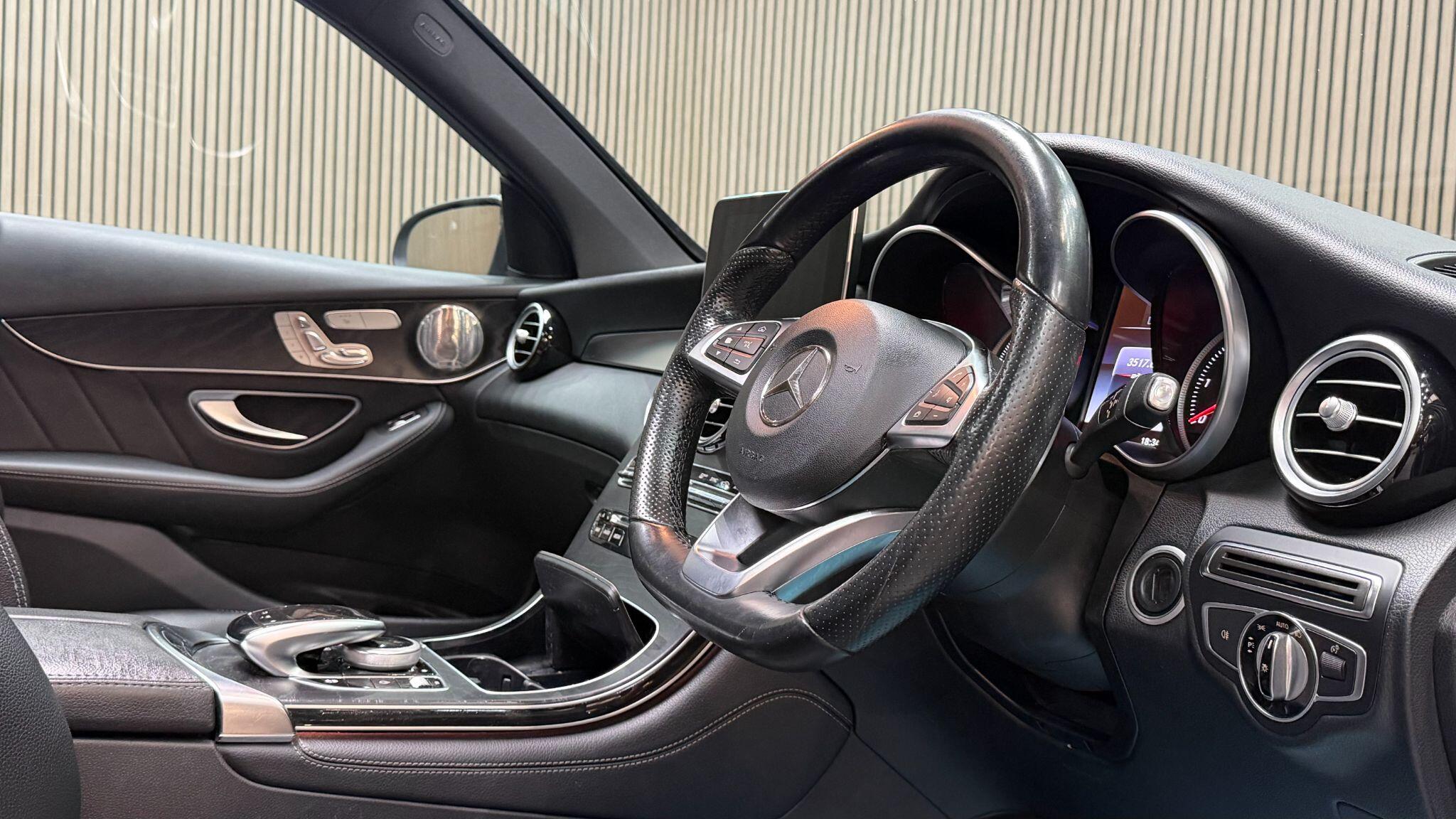 Mercedes-Benz GLC view 18