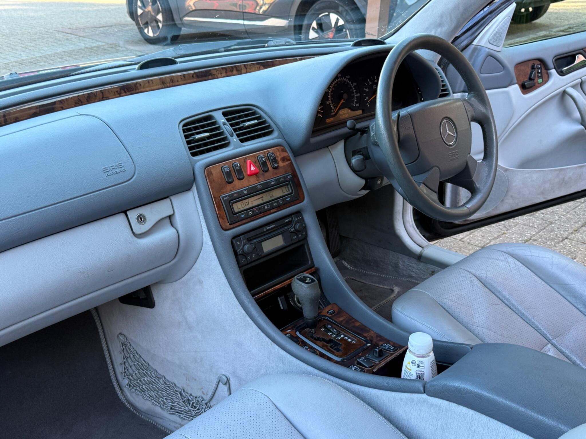 Mercedes-Benz CLK - Image 18