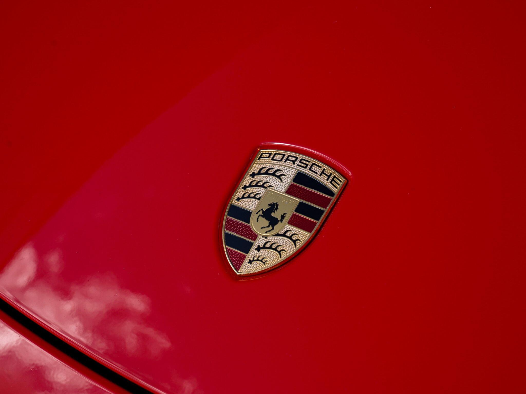 Porsche Cayman view 102
