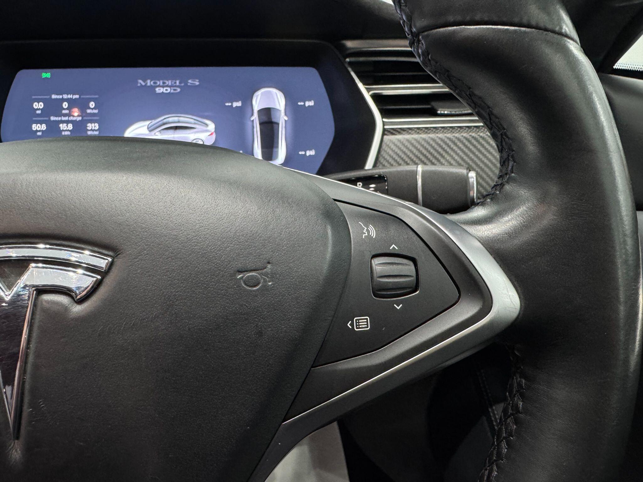 Tesla Model S view 30