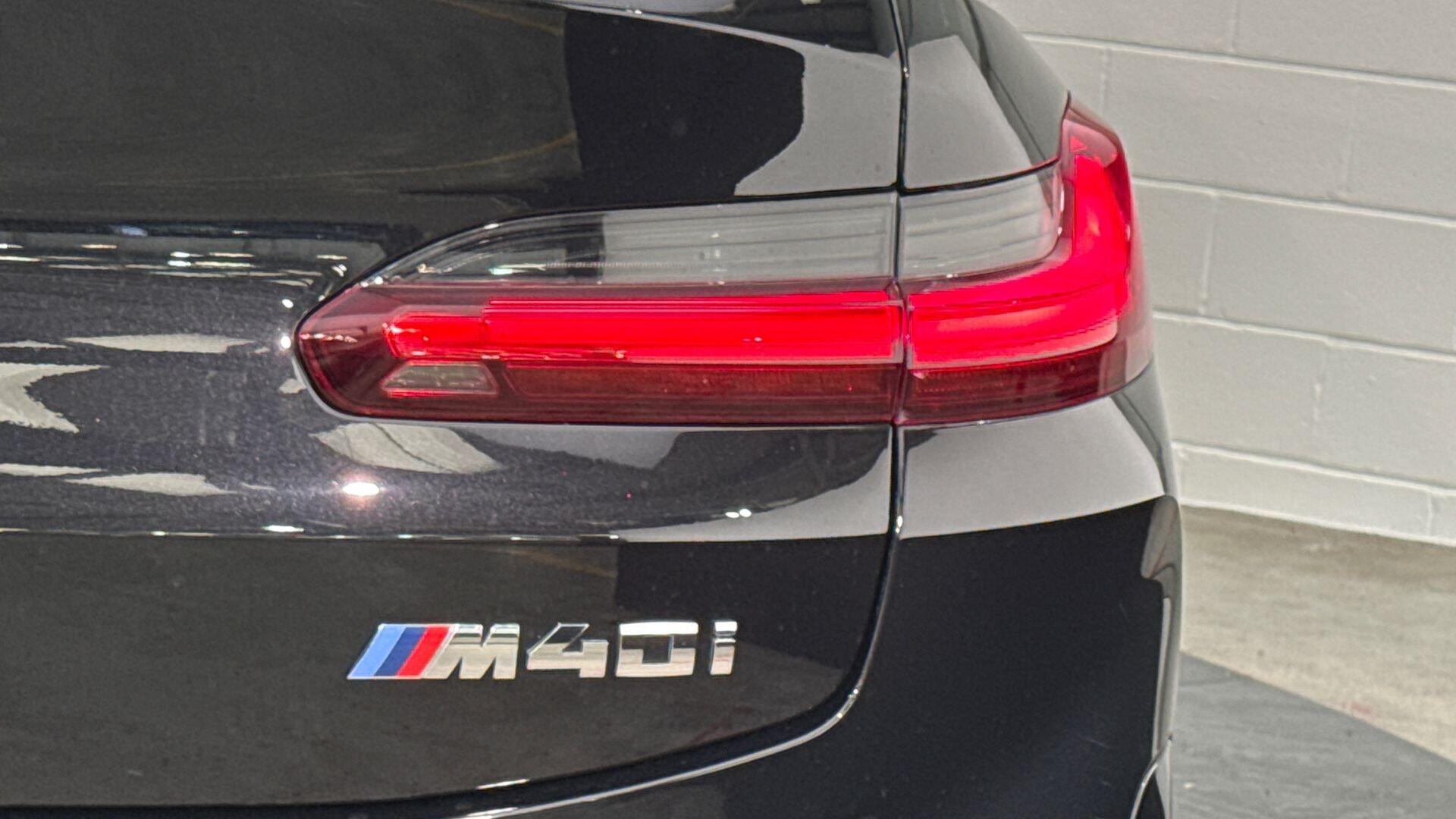 BMW X4 view 22
