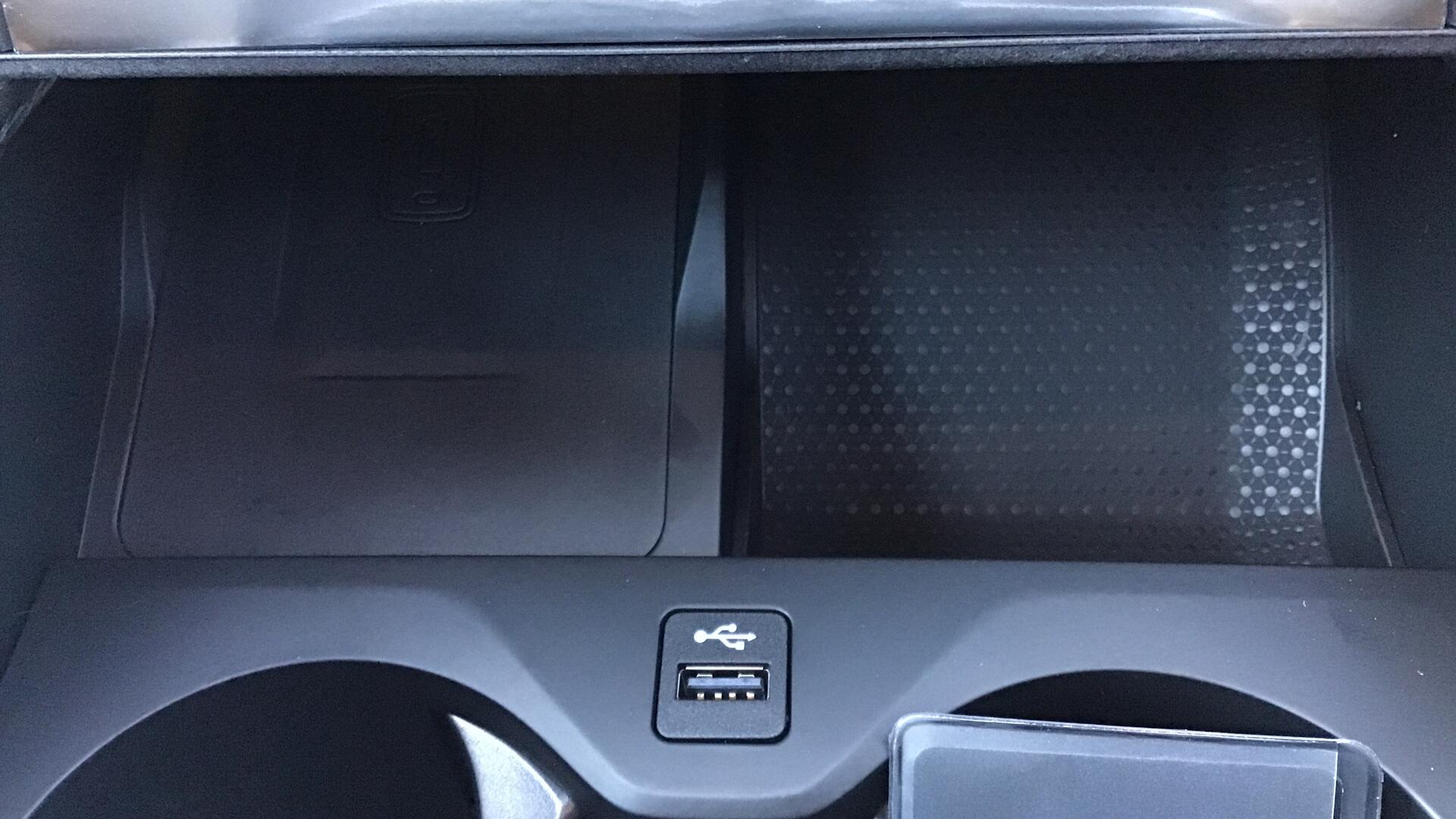 BMW X6 view 22