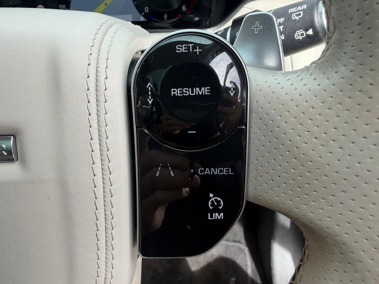 Land Rover Range Rover Velar view 20