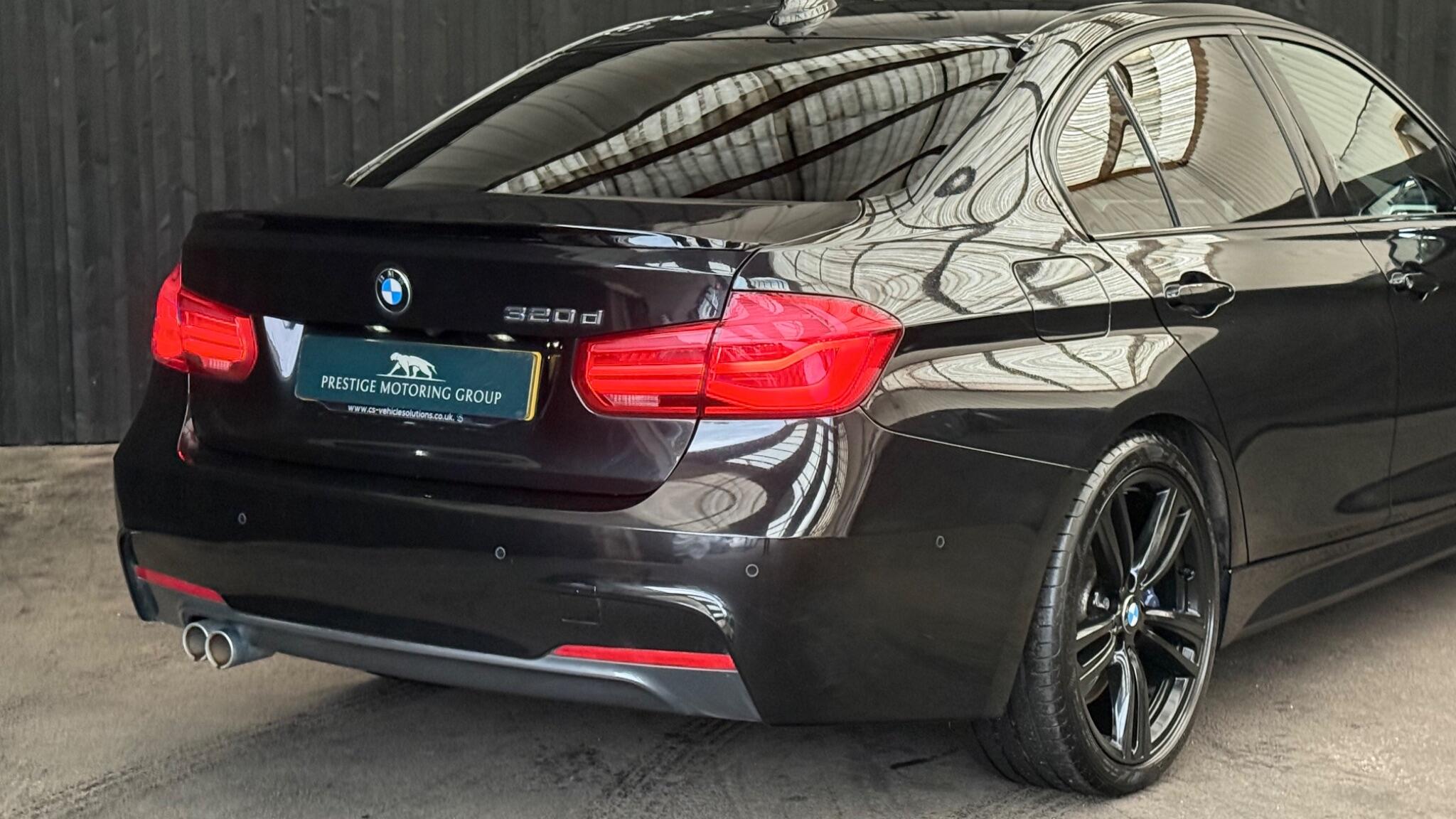 BMW 3 Series view 11