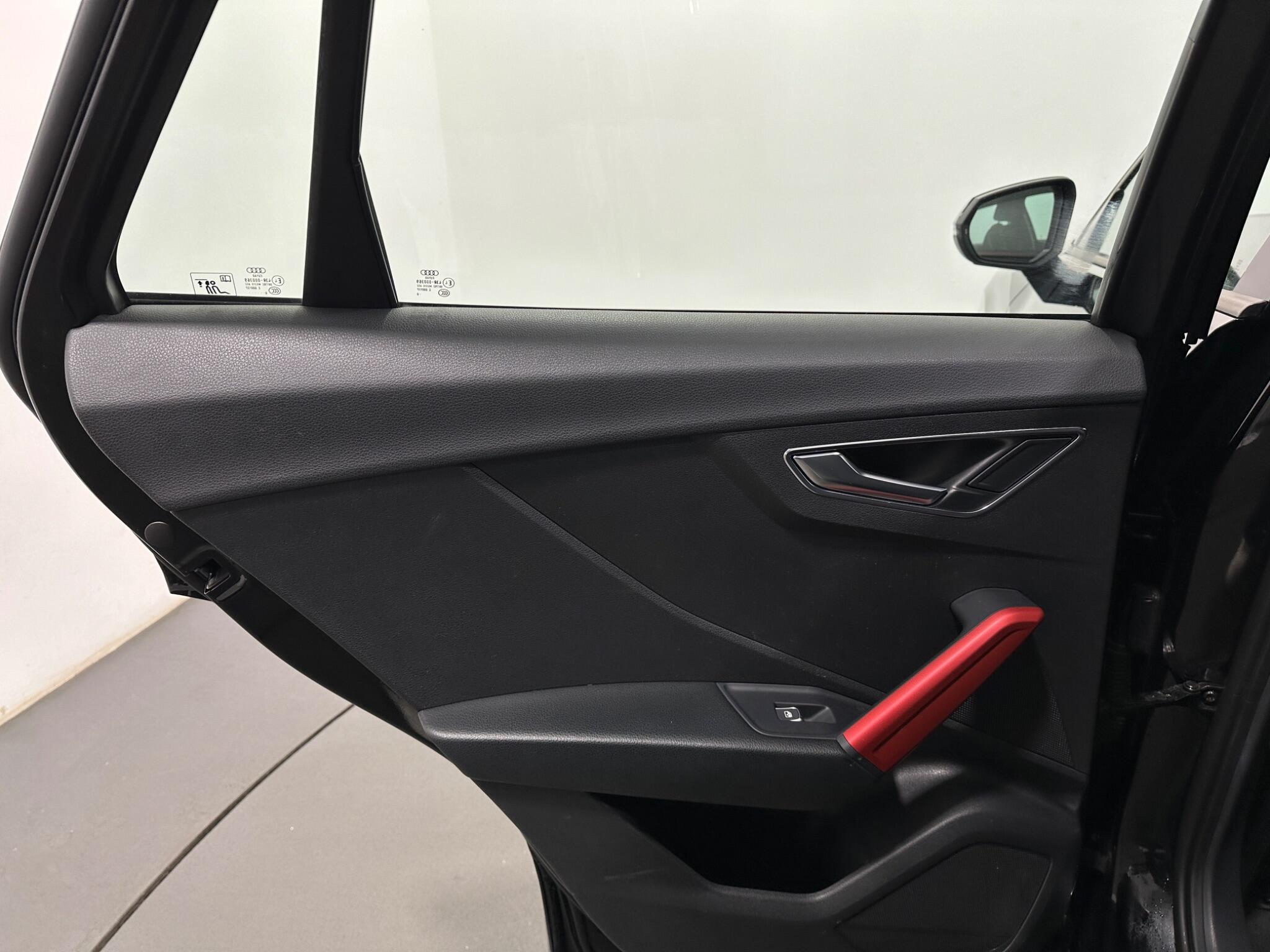 Audi Q2 view 40