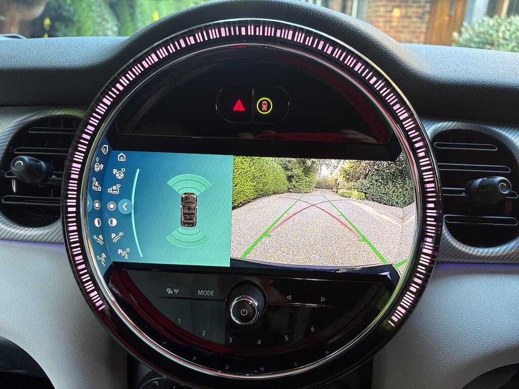 Mini Convertible view 19