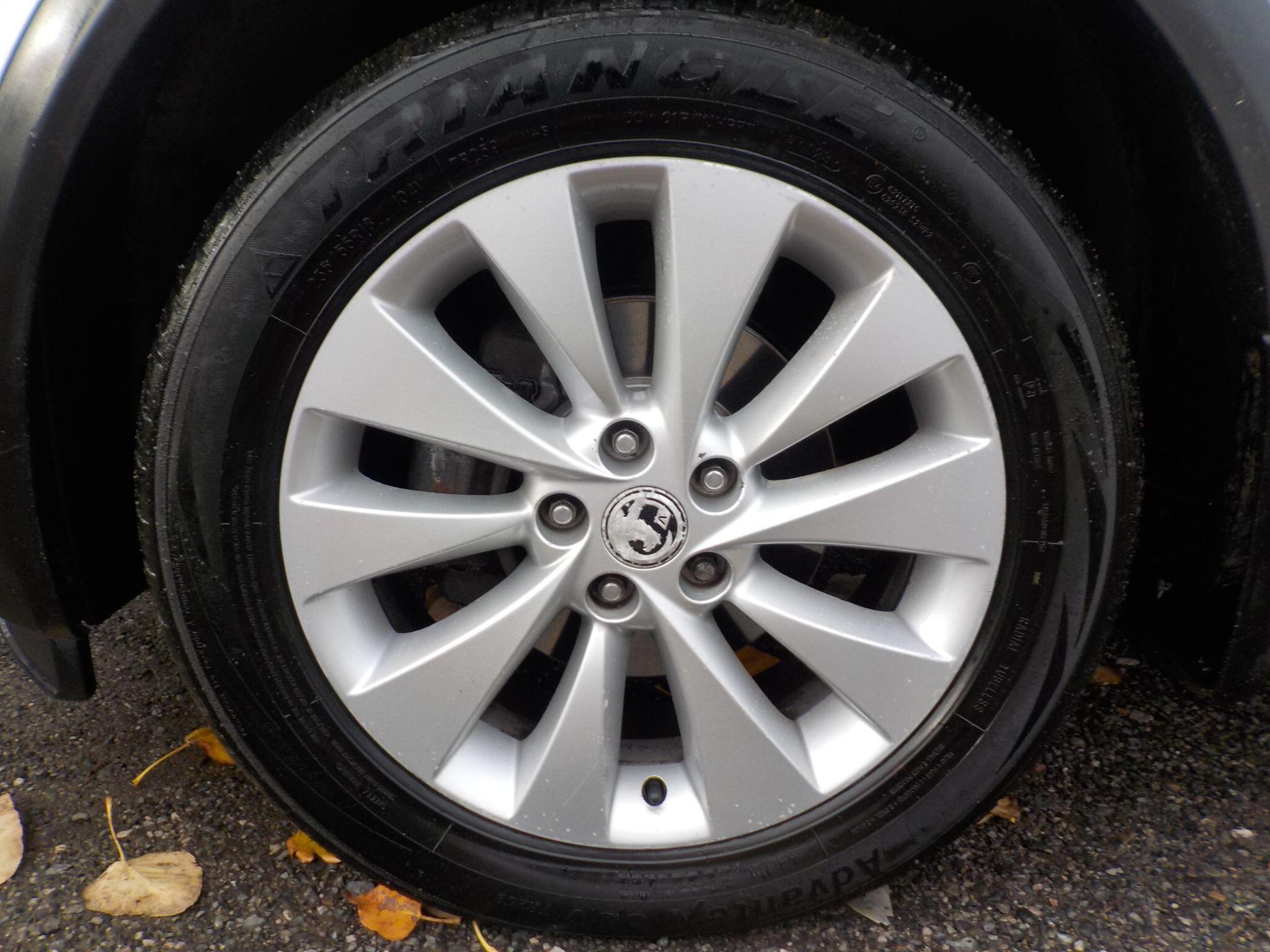 Vauxhall Antara 2.2 CDTi Exclusiv 4WD Euro 5 (s/s) 5dr