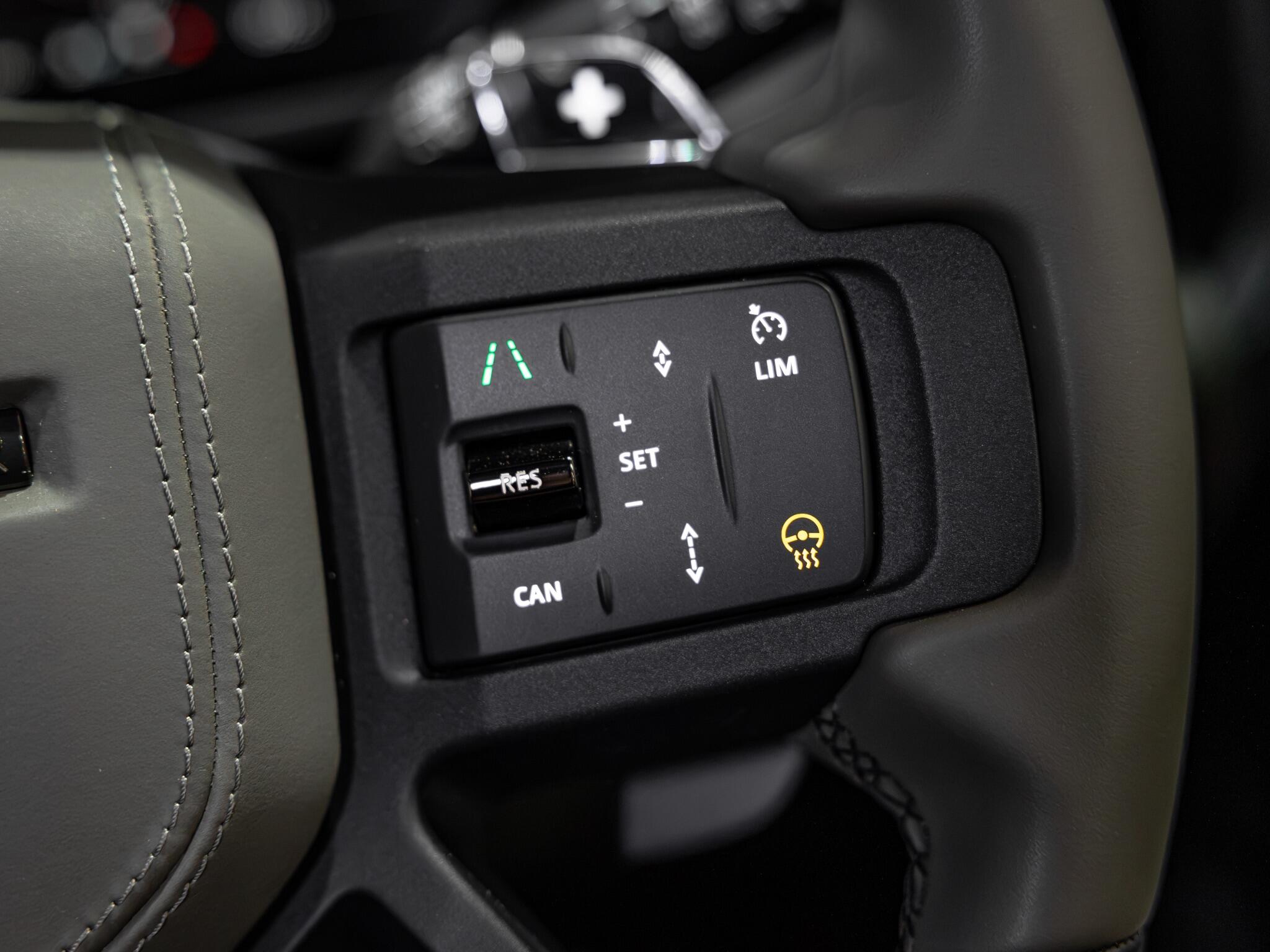 Land Rover Defender view 21