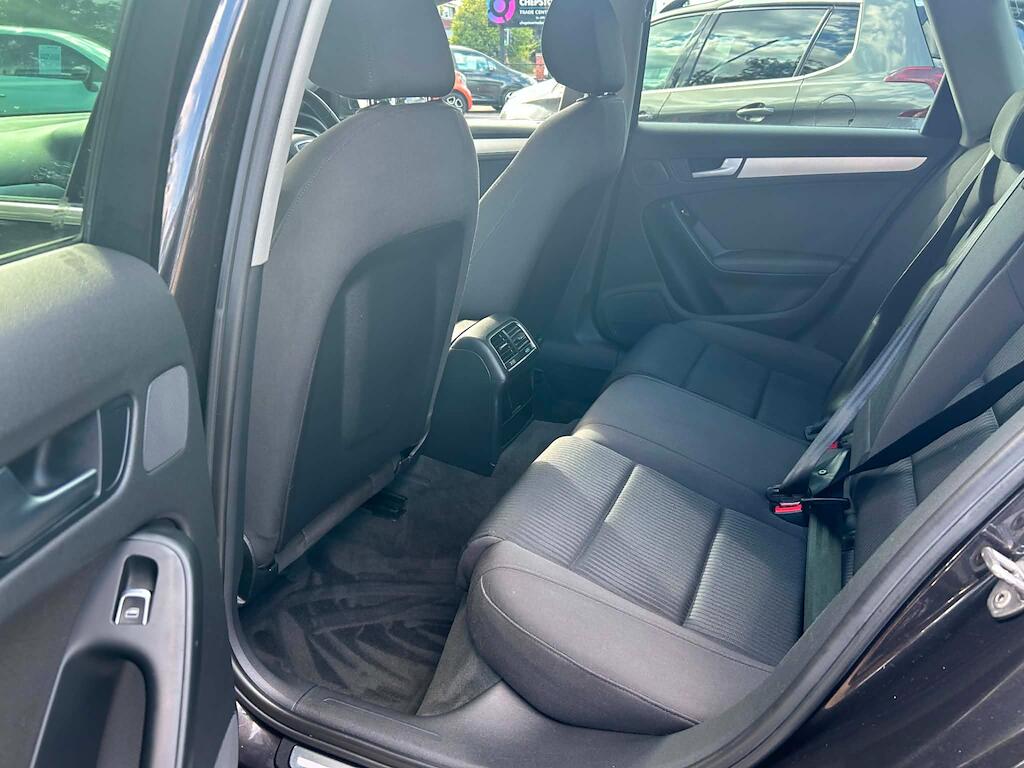Audi A4 view 16