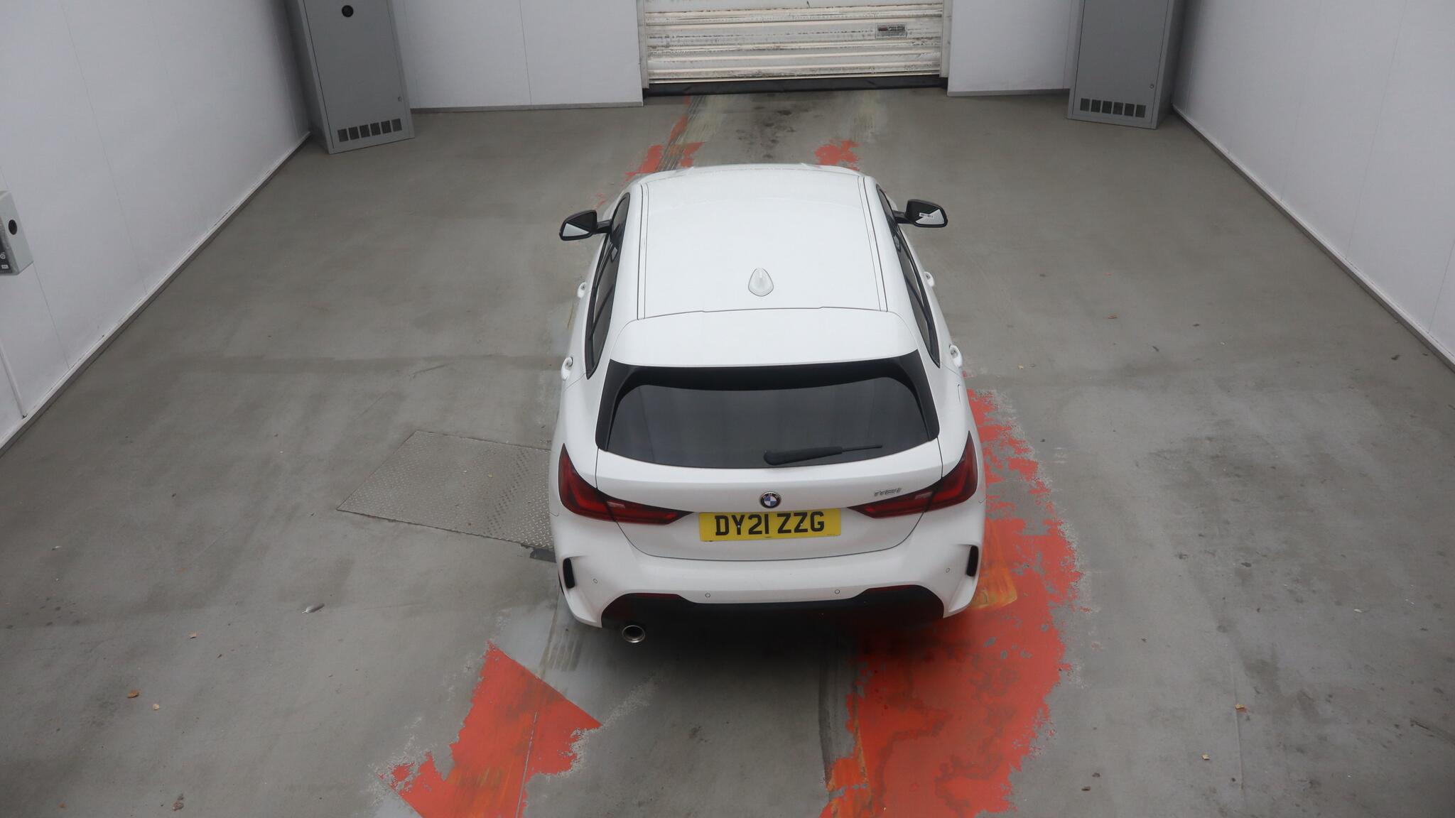 BMW 1 Series view 8