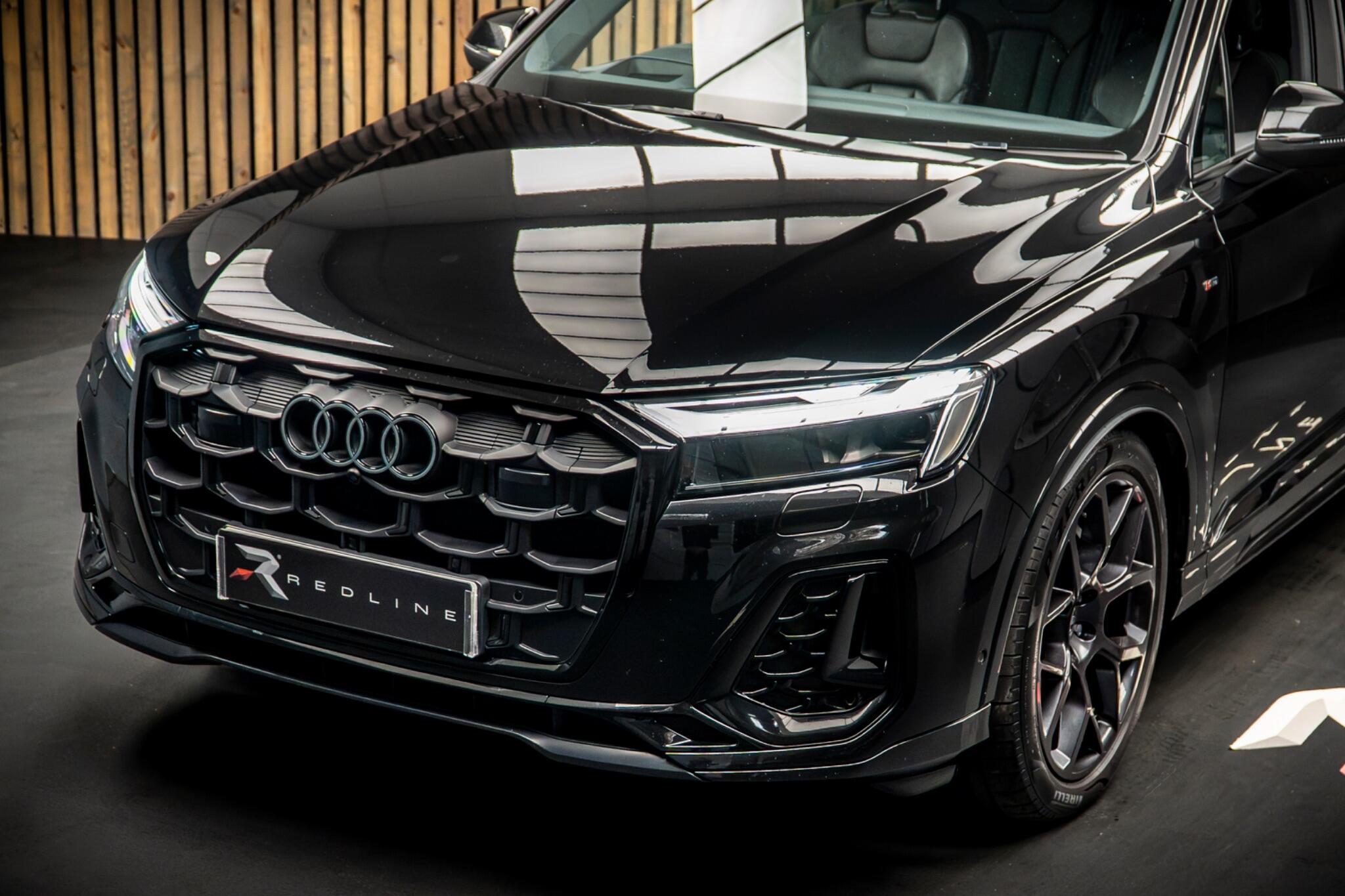 Audi Q7 view 14