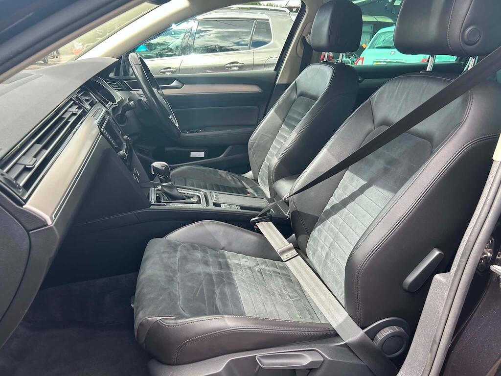 Volkswagen Passat view 18
