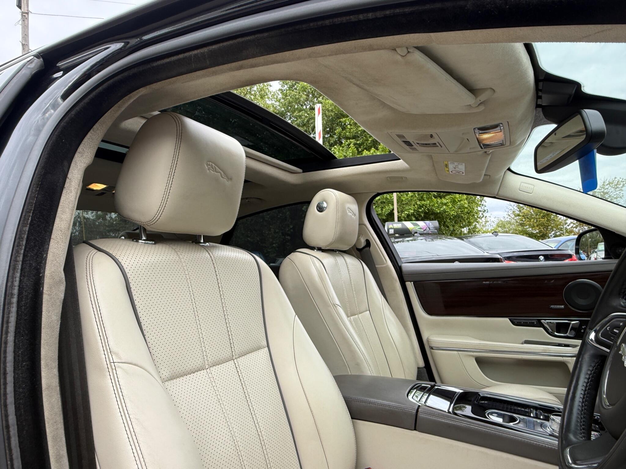 Jaguar XJ - Image 35
