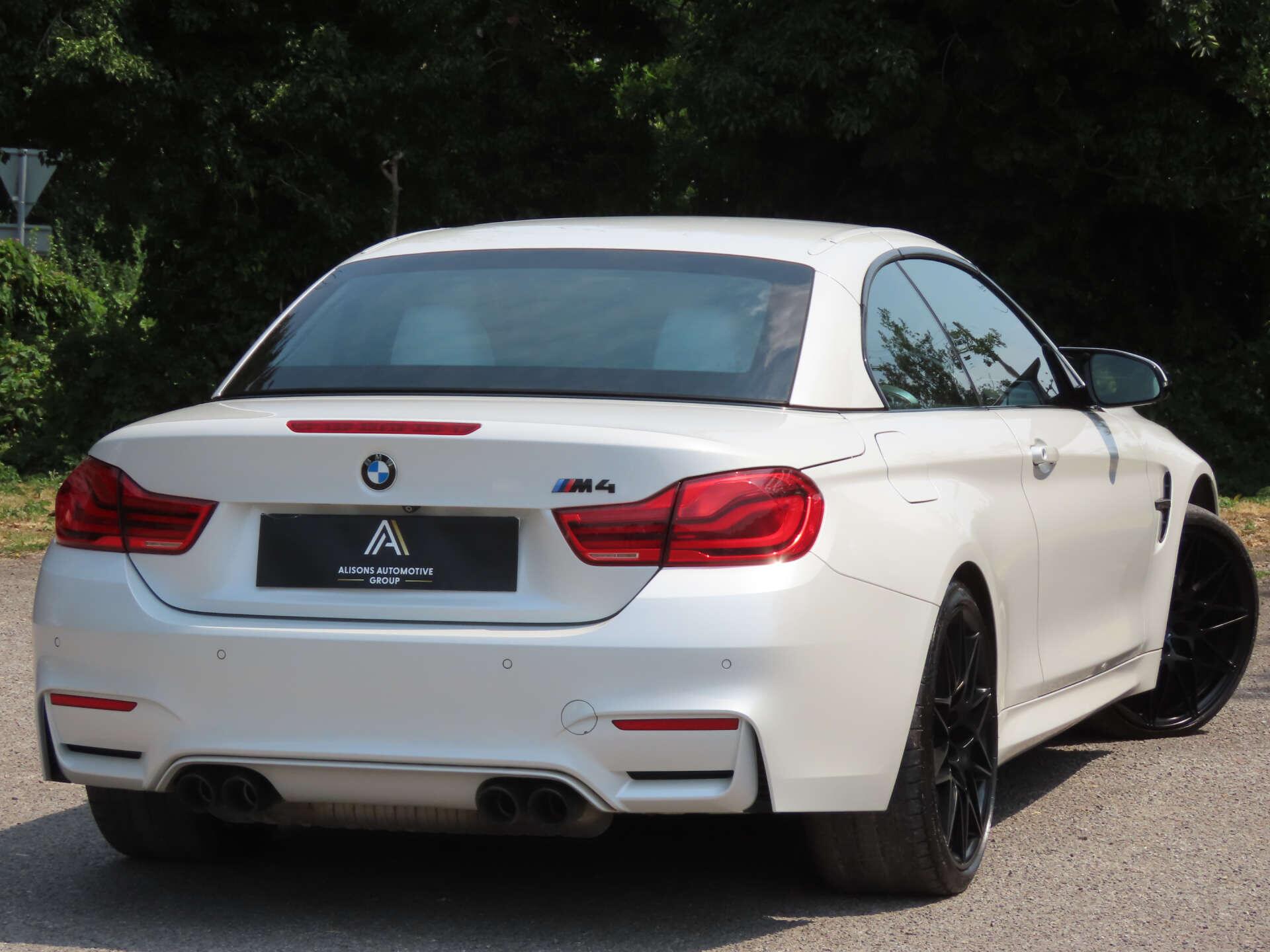BMW M4 view 6