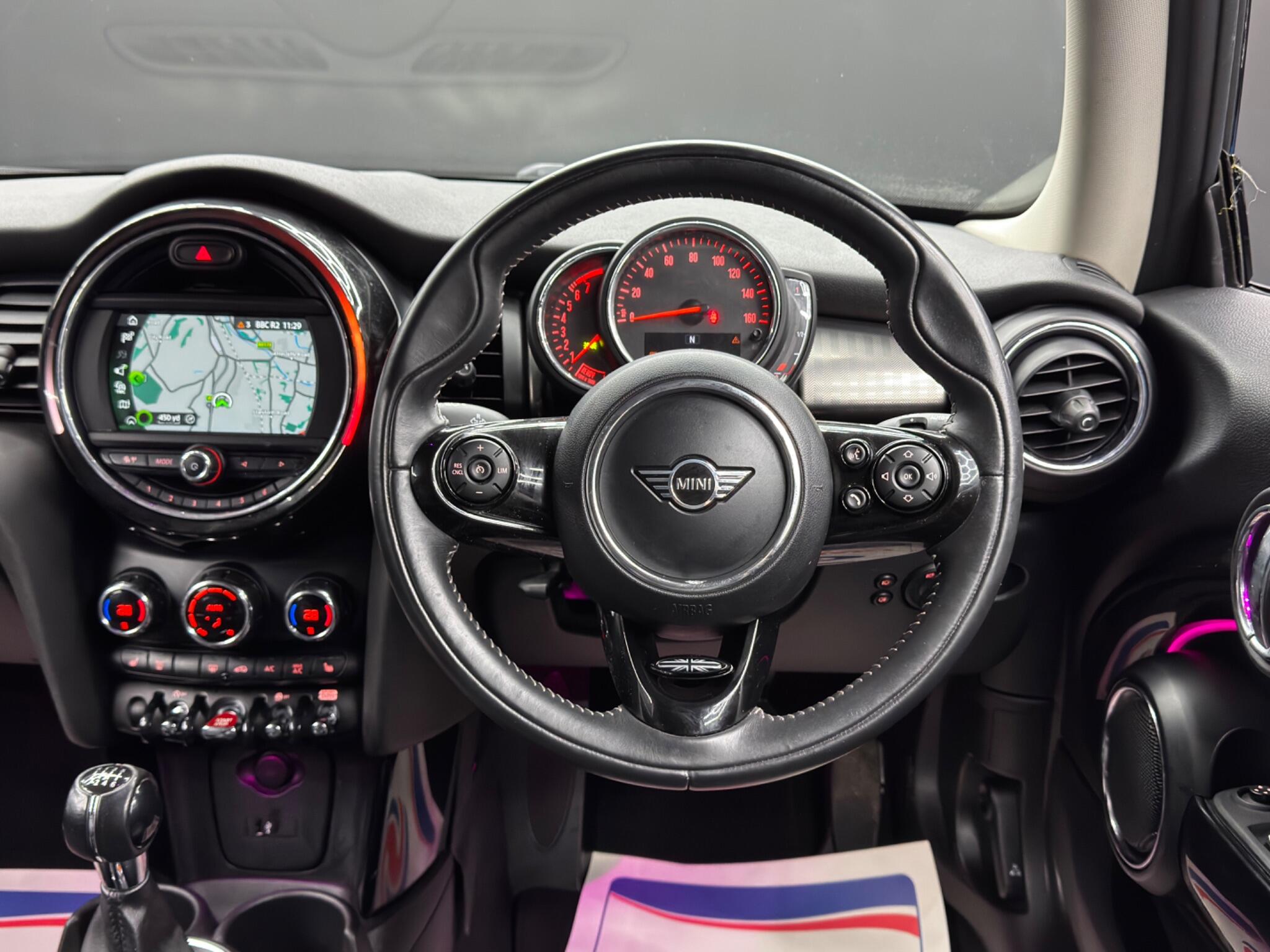 MINI Hatch view 17