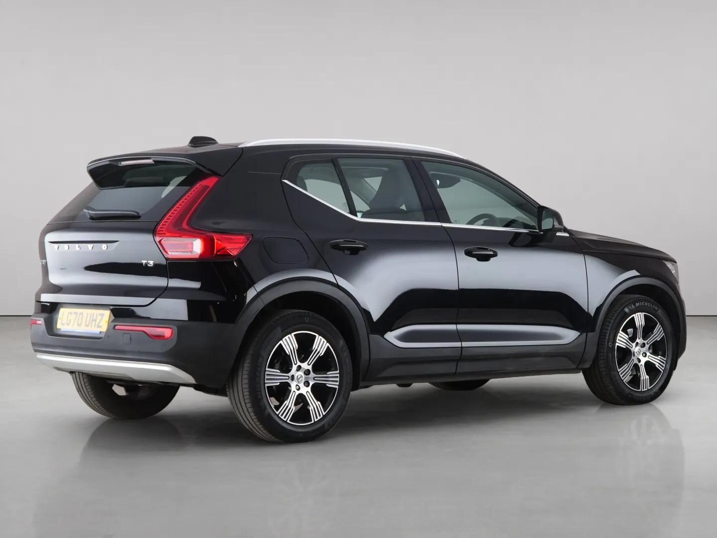 Volvo XC40 view 8