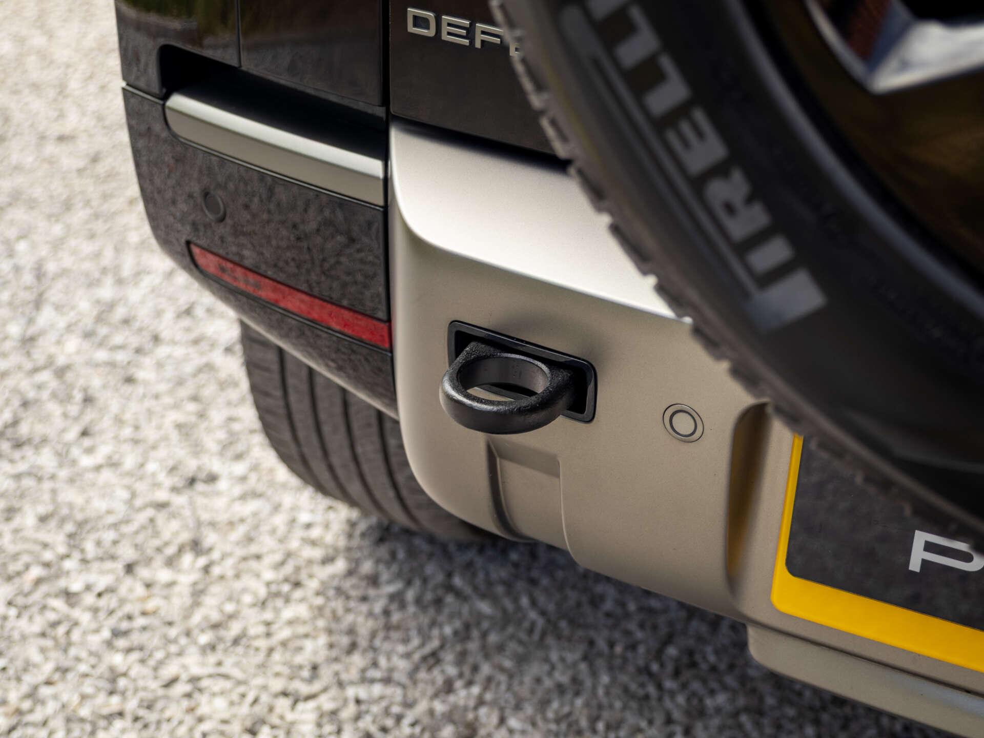 Land Rover Defender view 40
