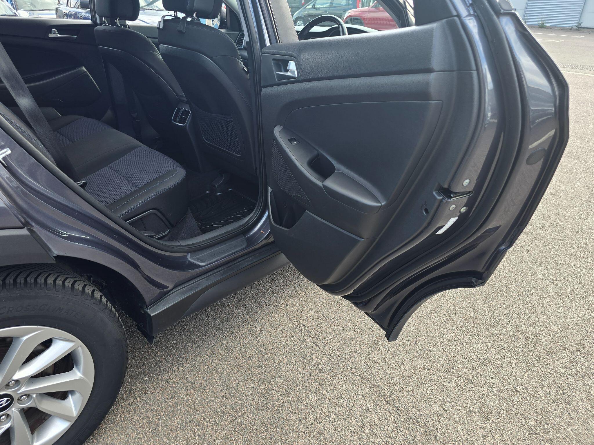 Hyundai Tucson view 55