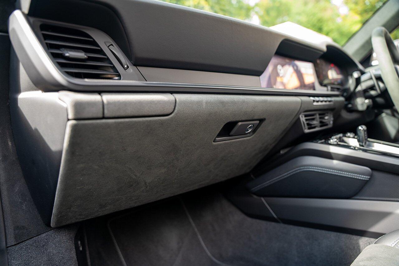 Porsche 911 view 72