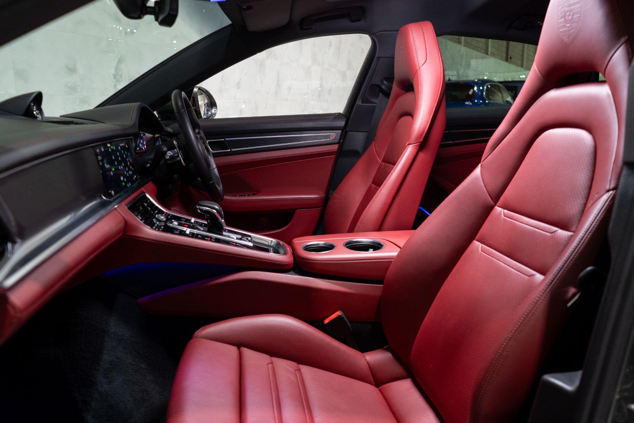 Porsche Panamera view 12
