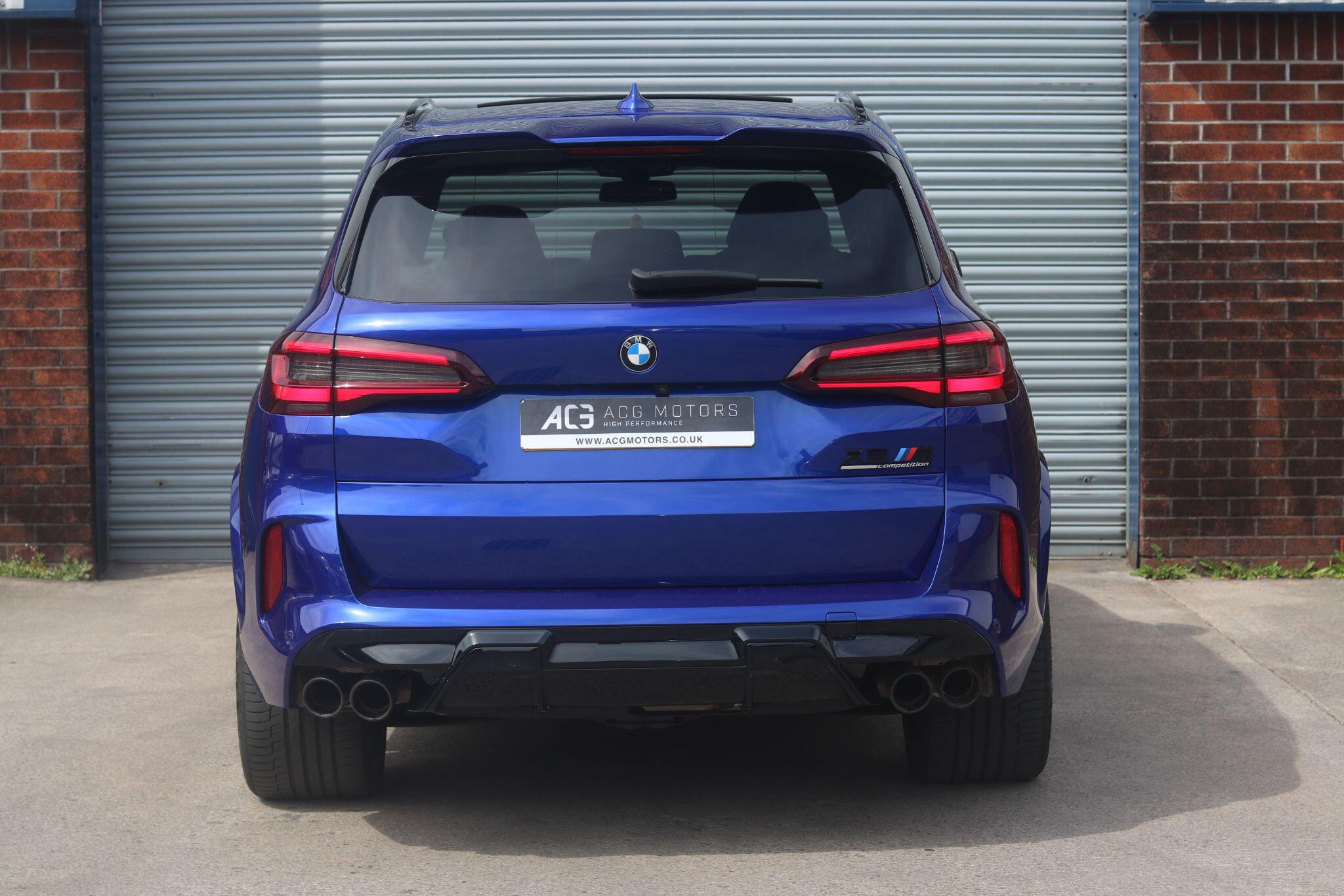 BMW X5 M view 4