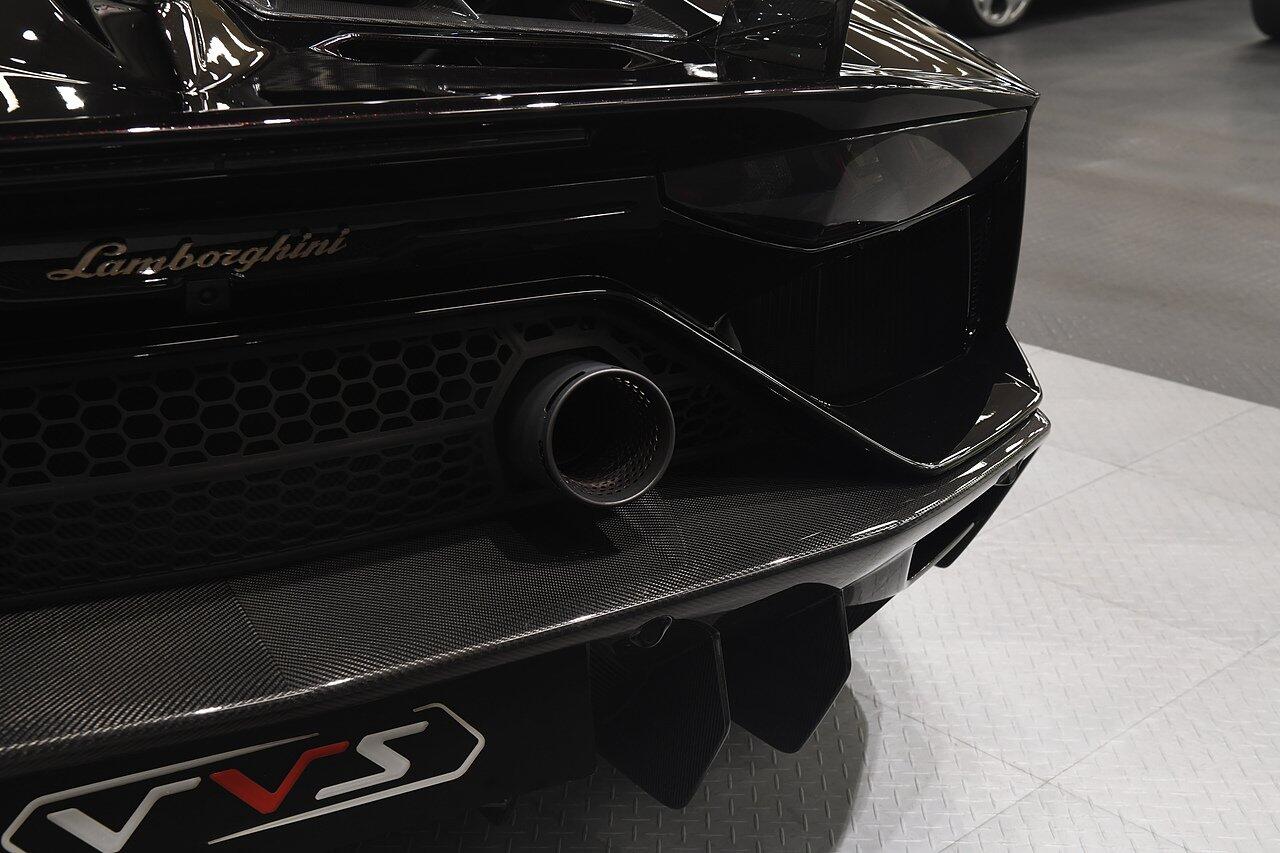 Lamborghini Aventador view 51